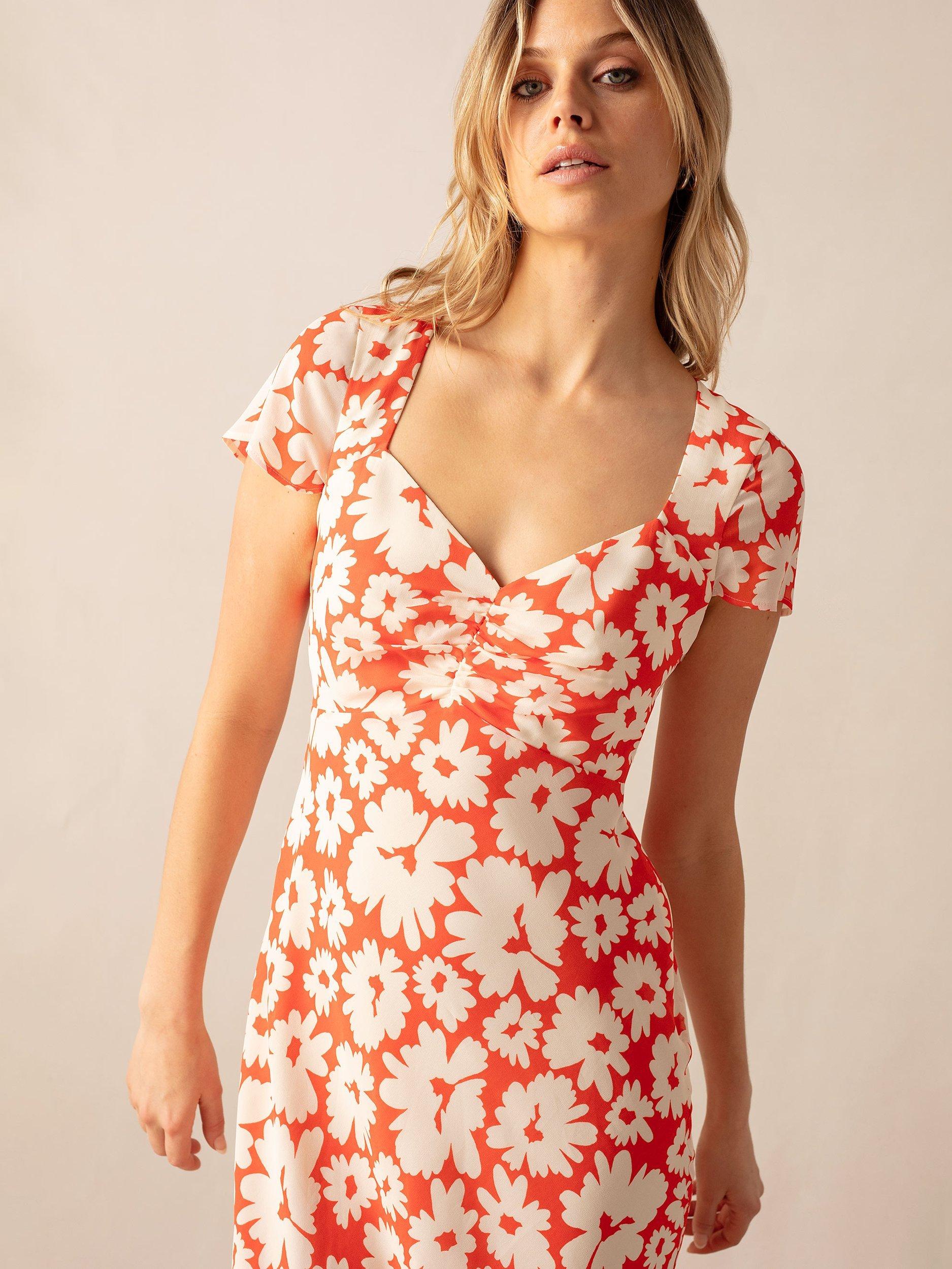 Product image 2 of 5, which shows Ro&Zo Daisy Print Sweetheart Neck Midi Dress, Red, 6