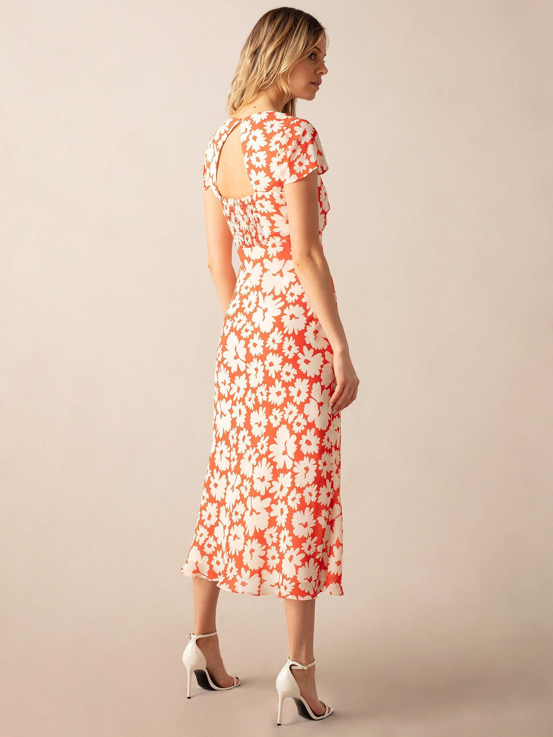 Product image 4 of 5, which shows Ro&Zo Daisy Print Sweetheart Neck Midi Dress, Red, 6