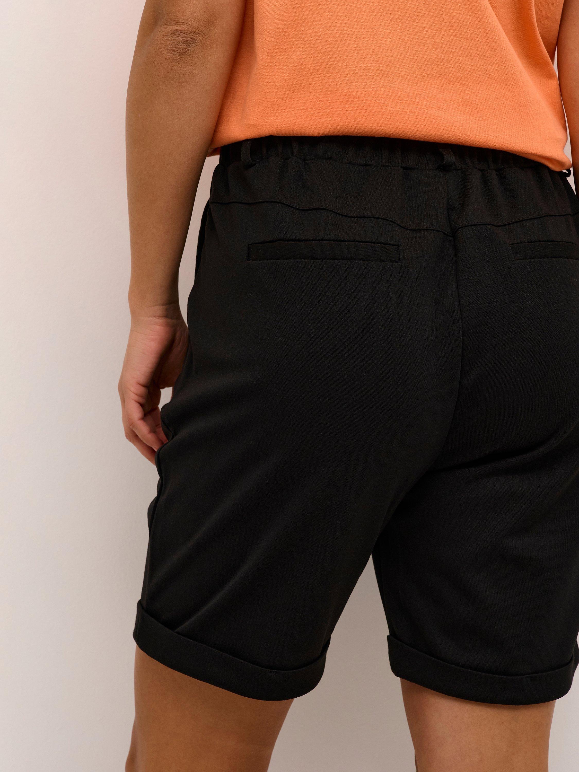 Product image 4 of 6, which shows KAFFE Jenny Bermuda Shorts, Black Deep, XS