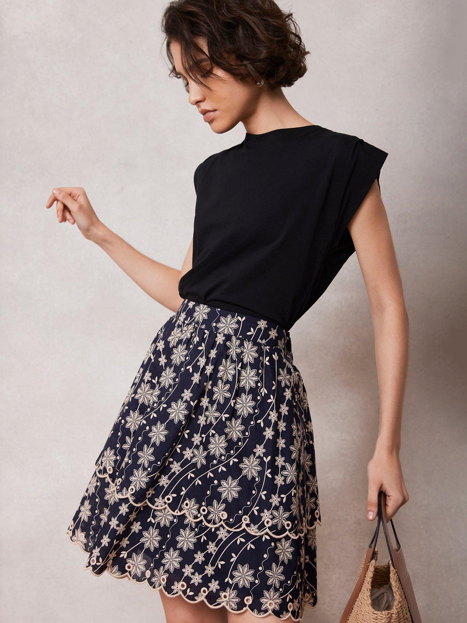 Floral mini skirt cheap hotsell