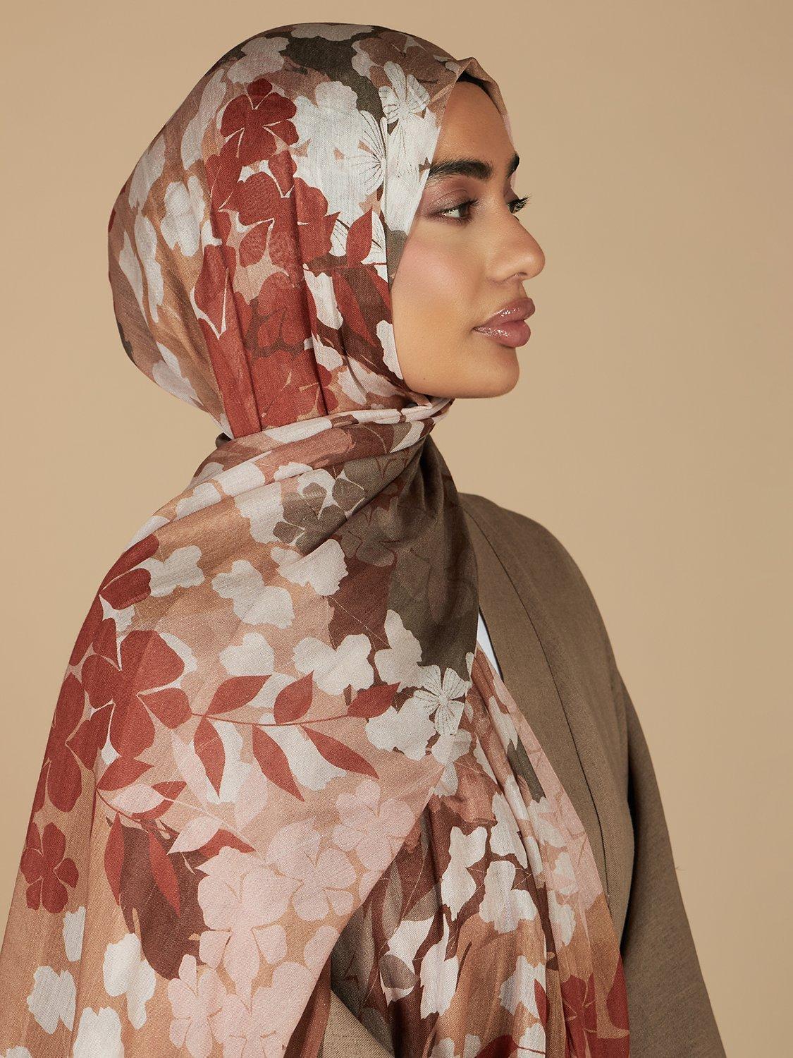 Aab Sakura Print Hijab, Multi