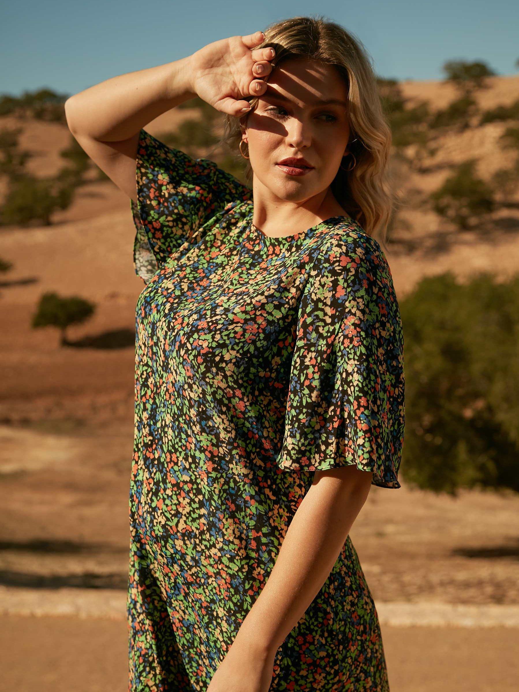 Live Unlimited Curve Floral T-Shirt Midi Dress, Black/Multi, 16