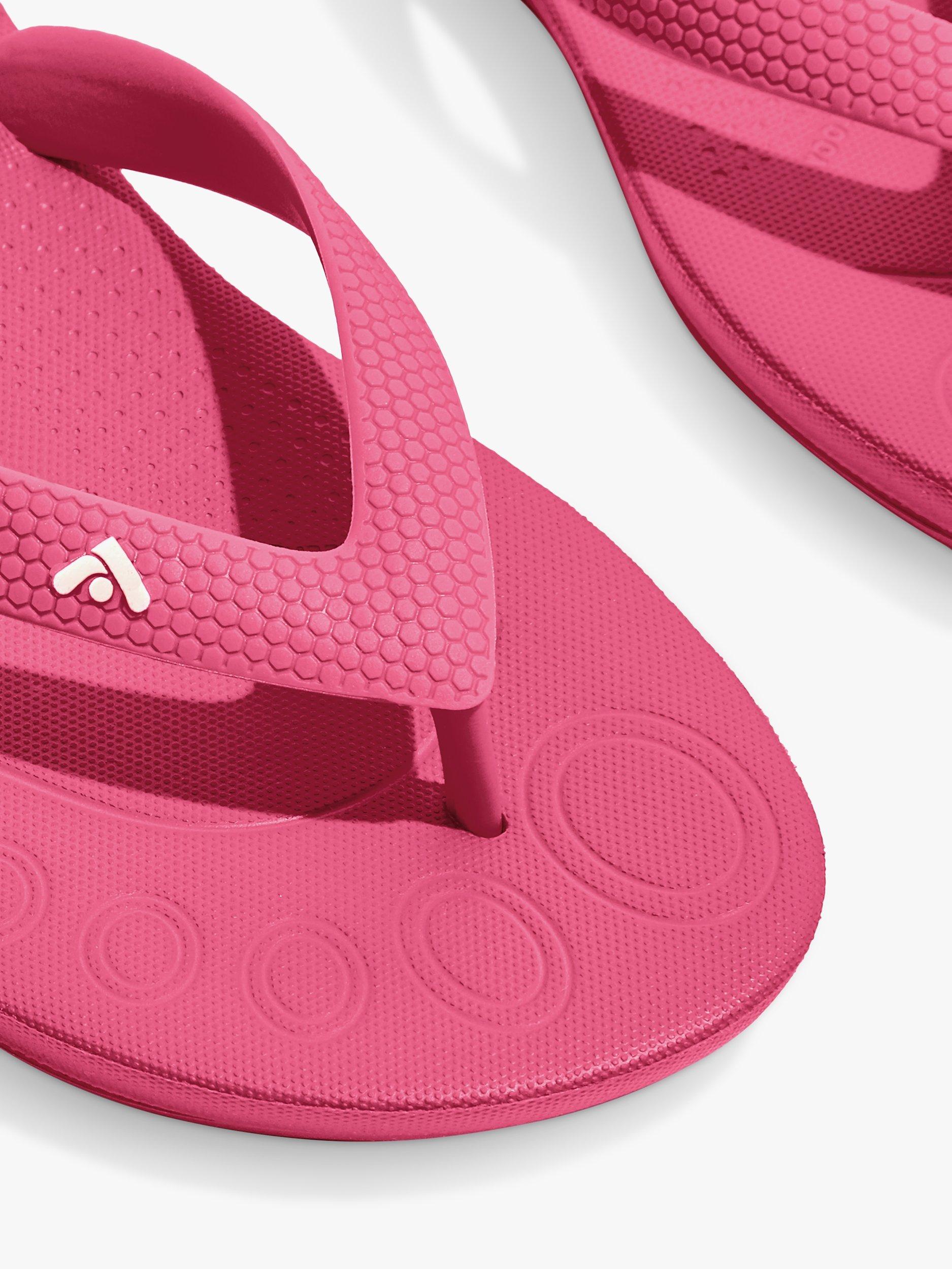 Product image 3 of 4, which shows FitFlop Kids' Iqushion Flip Flops, Pink Jam, 1 Jnr