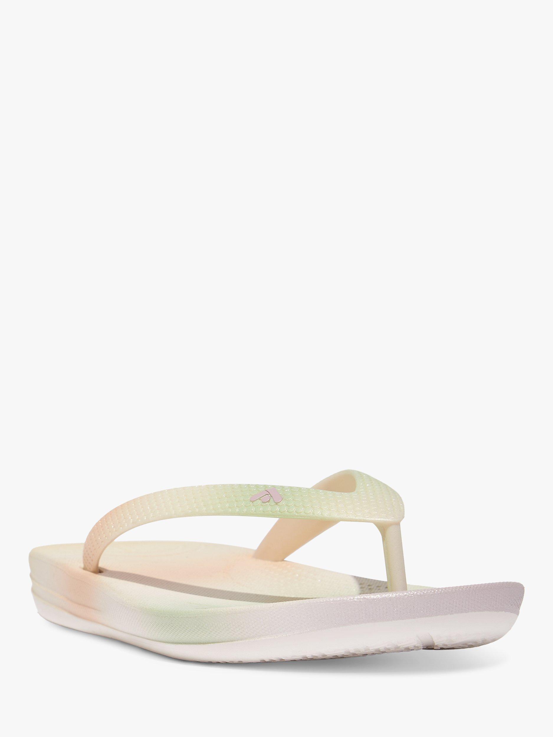 Product image 2 of 4, which shows FitFlop Kids' Iqushion Flip Flops, Urban White/Mix, 1 Jnr