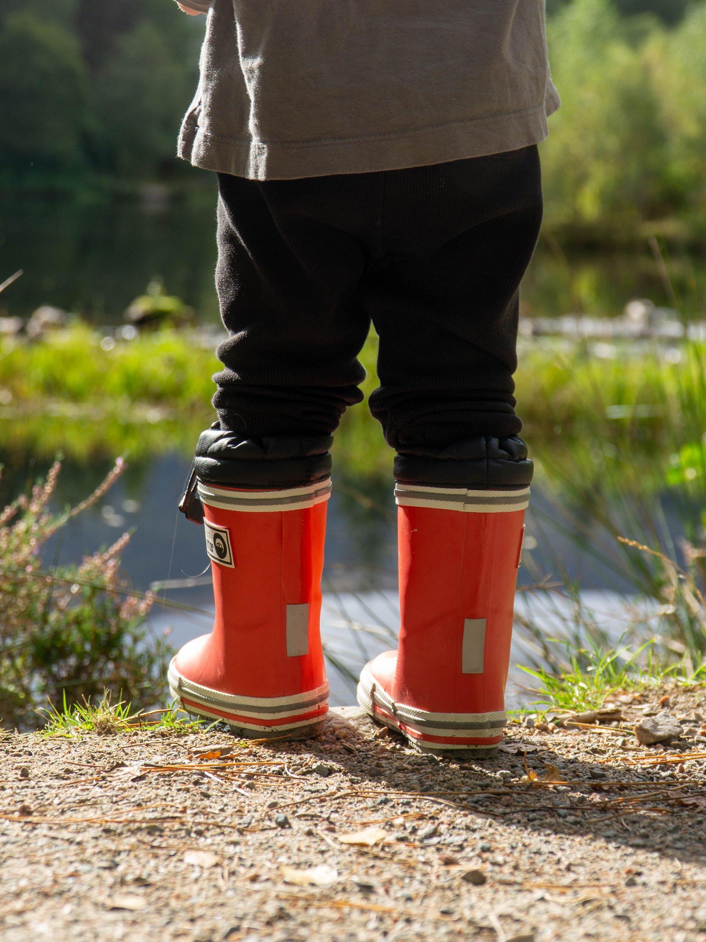 Product image 2 of 3, which shows Spotty Otter Kids' Forest Leader Fleece Lined Wellies, Red, 4 Jnr