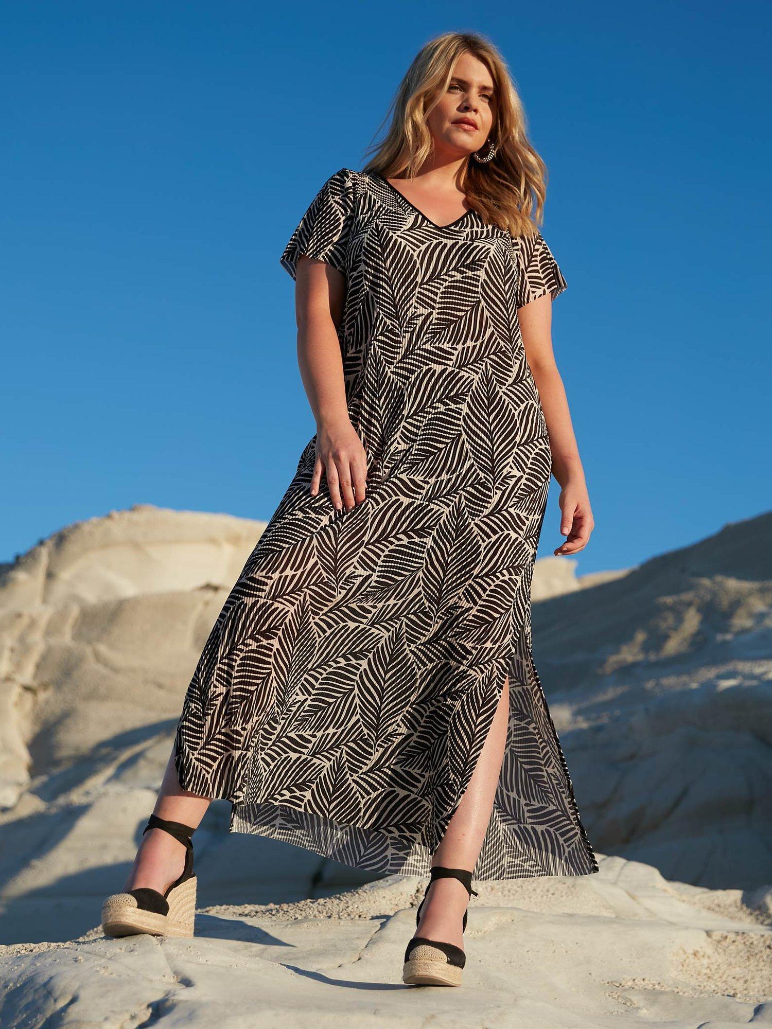Live Unlimited Curve Monochrome Leaf Print Plisse Maxi Dress, Black/White