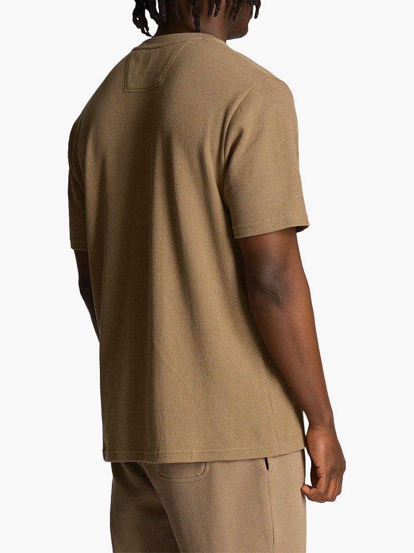 Product image 2 of 5, which shows Lyle & Scott Utility T-Shirt, Woolwich, S