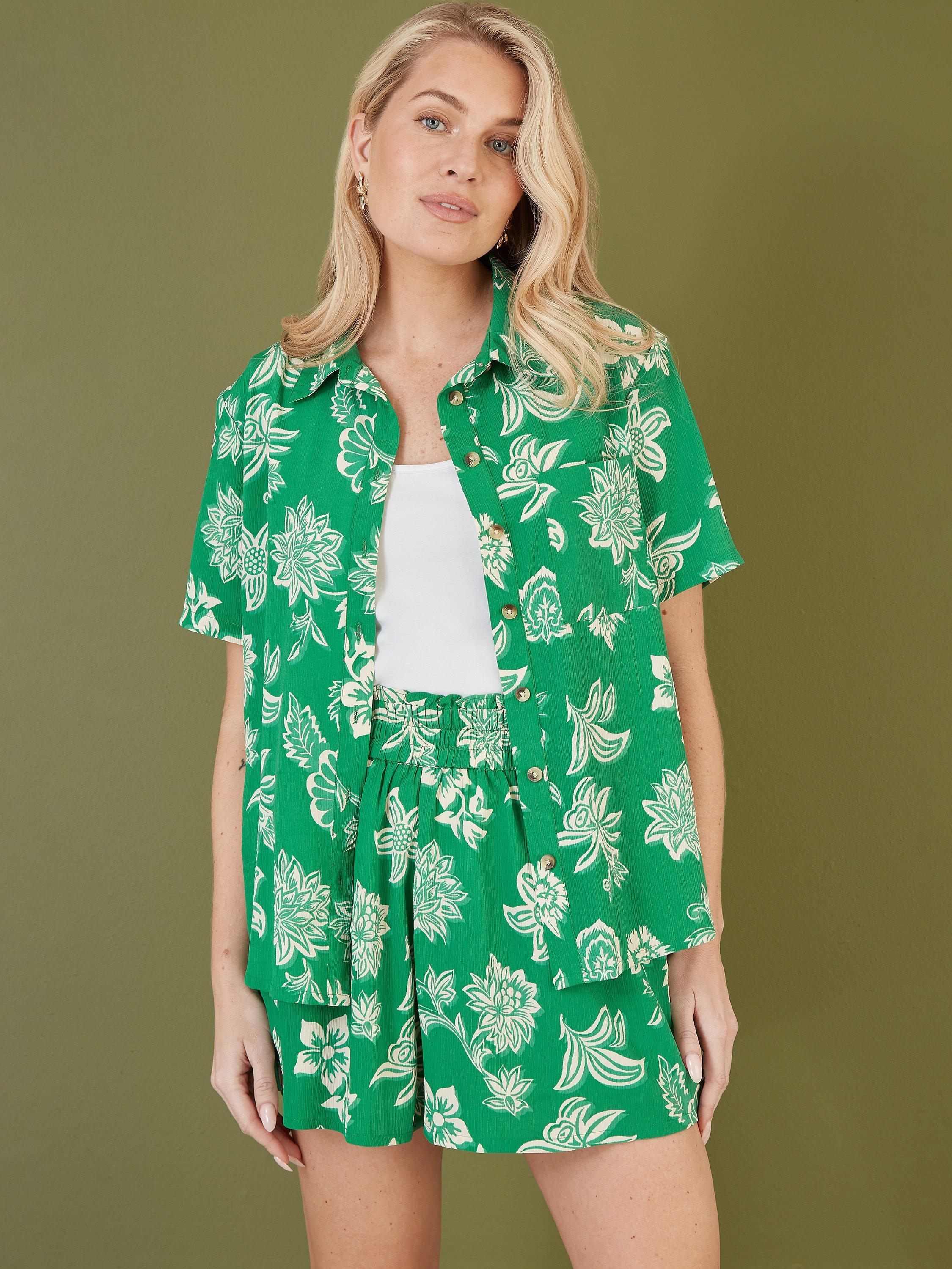 Product image 1 of 4, which shows Mela London Floral Relaxed Fit Short, Green, 8