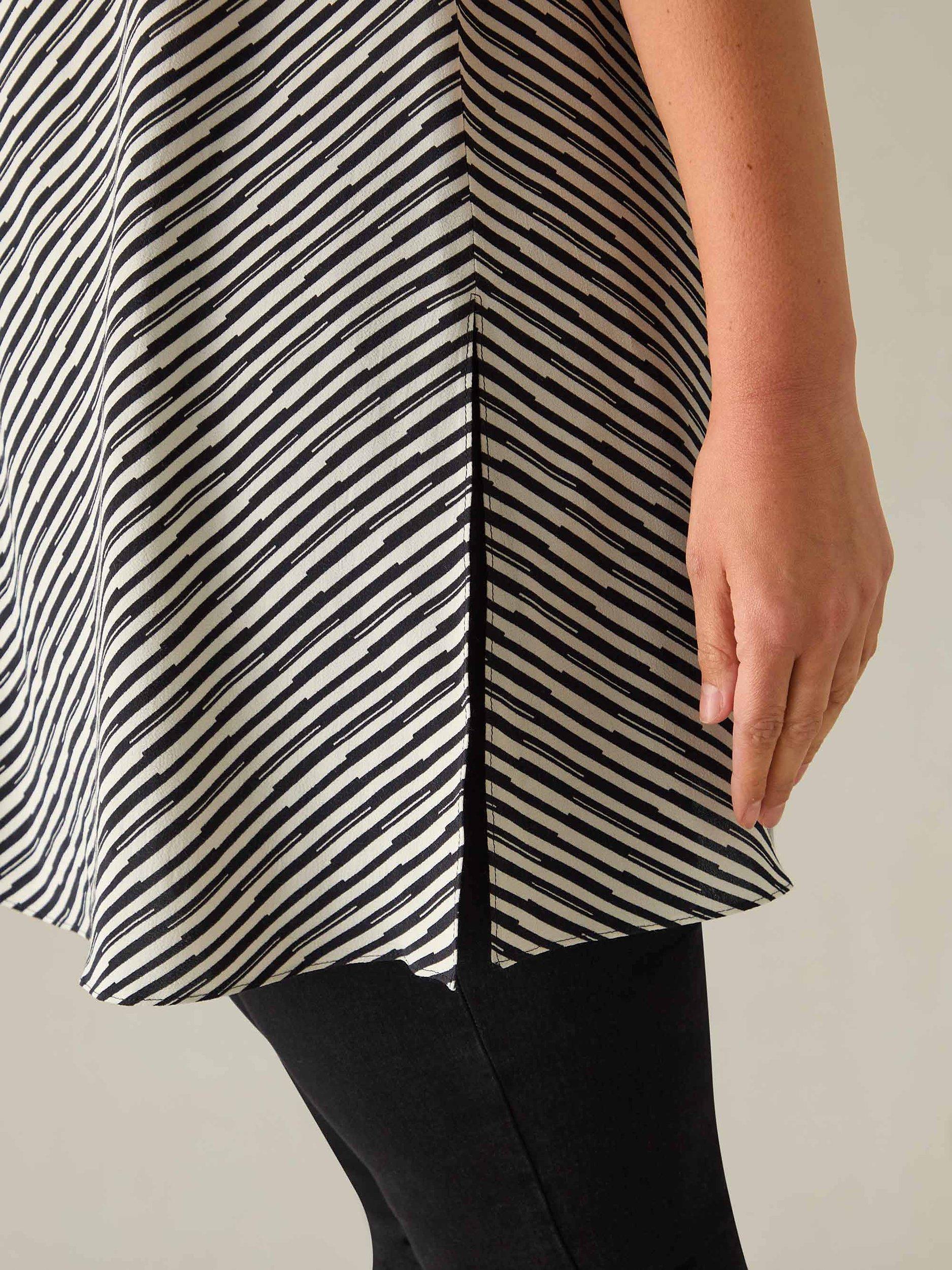 Product image 3 of 4, which shows Live Unlimited Curve Monochrome Chevron Stripe Top, Black/White, 16