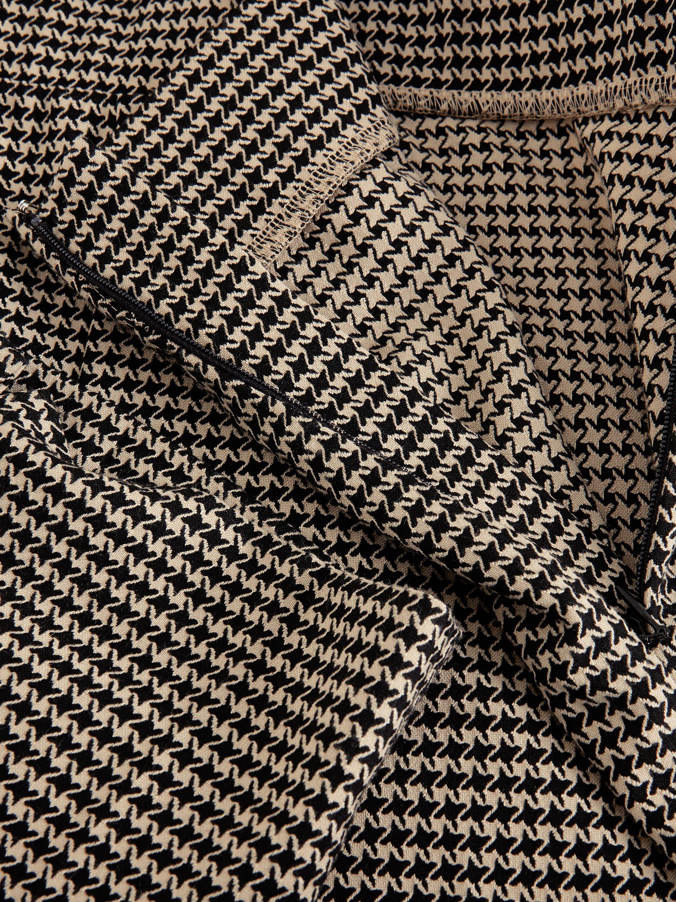 Product image 6 of 8, which shows Phase Eight Donna Dogtooth Treggings, Black/Multi, 16