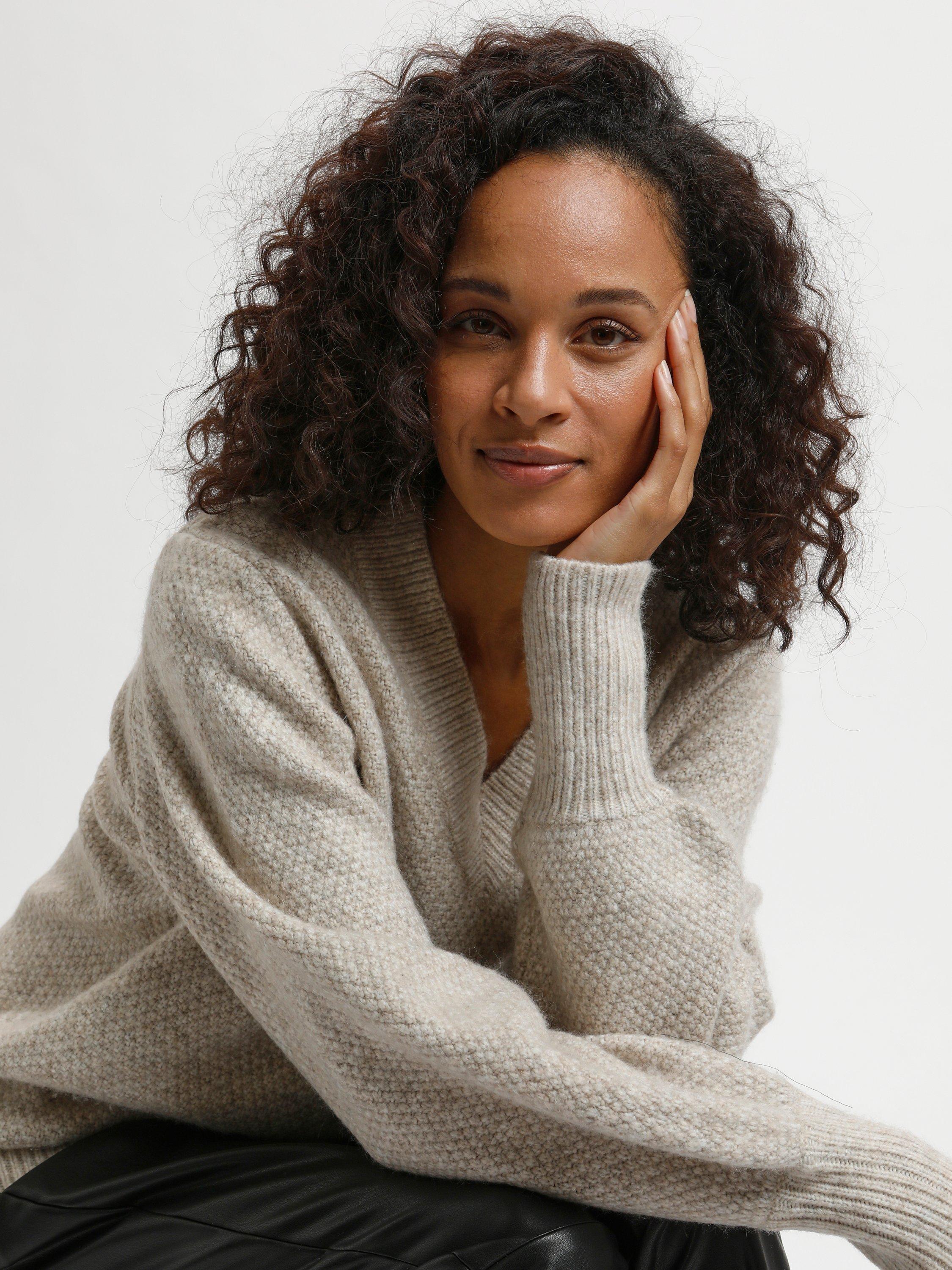Product image 4 of 6, which shows KAFFE Merana V-Neck Jumper, Sand Melange, XS