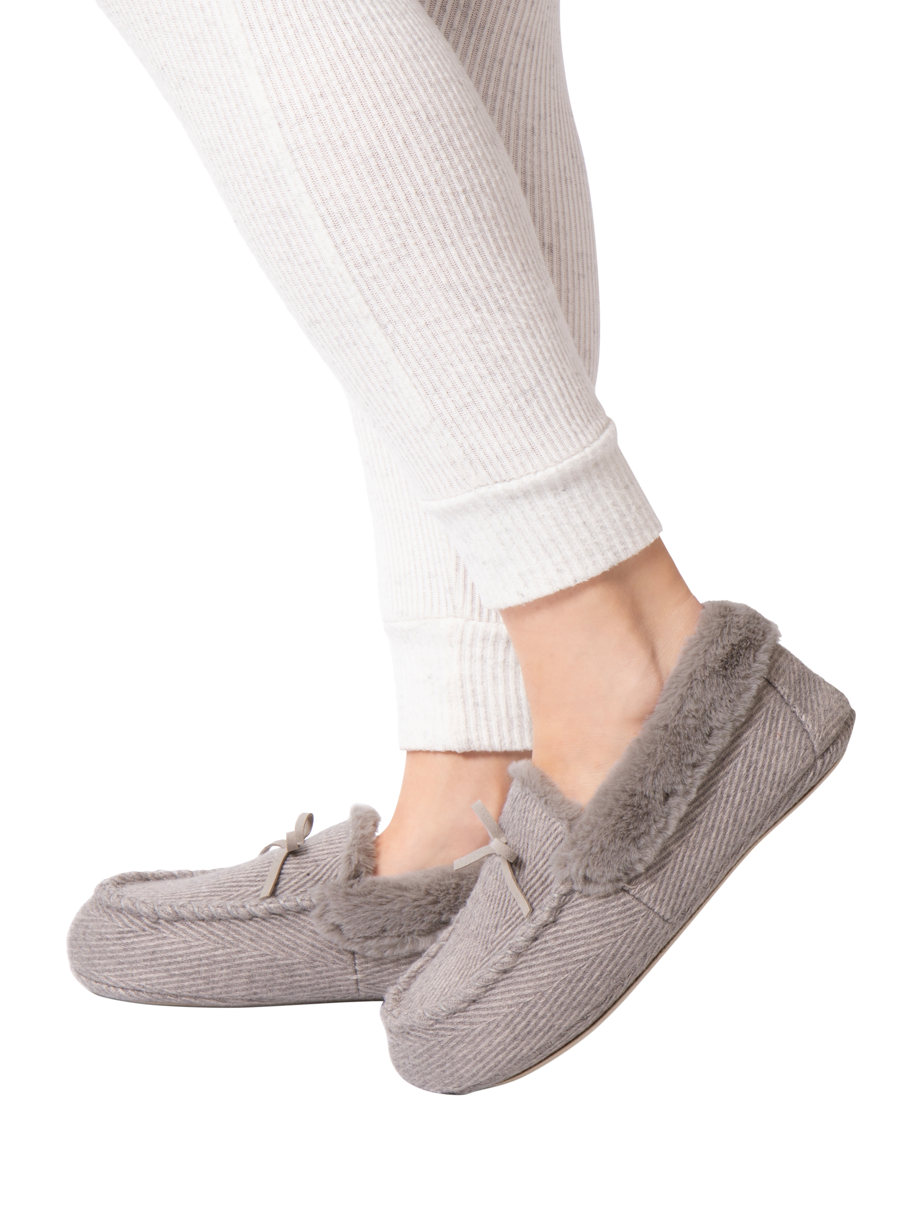 Product image 2 of 7, which shows totes Faux Fur Cuff Herringbone Moccasin Slippers, Grey, 4