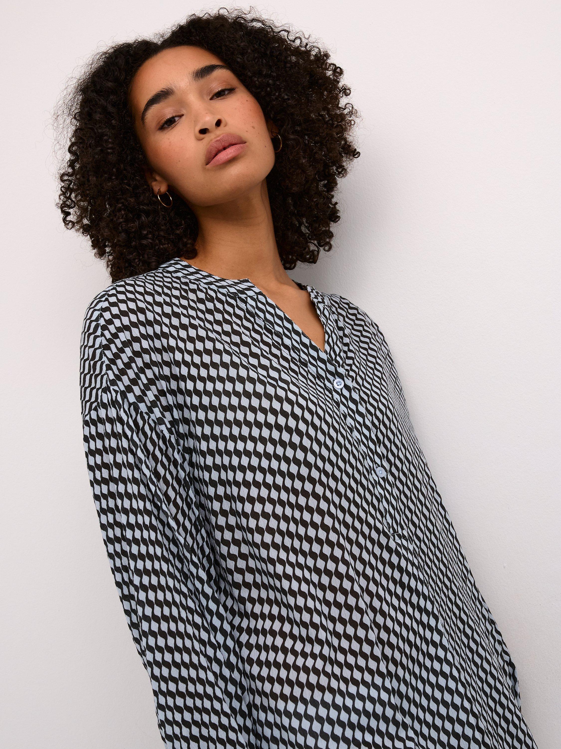 Product image 4 of 6, which shows KAFFE Amber Abstract Print Dress, Grey/Multi, 8