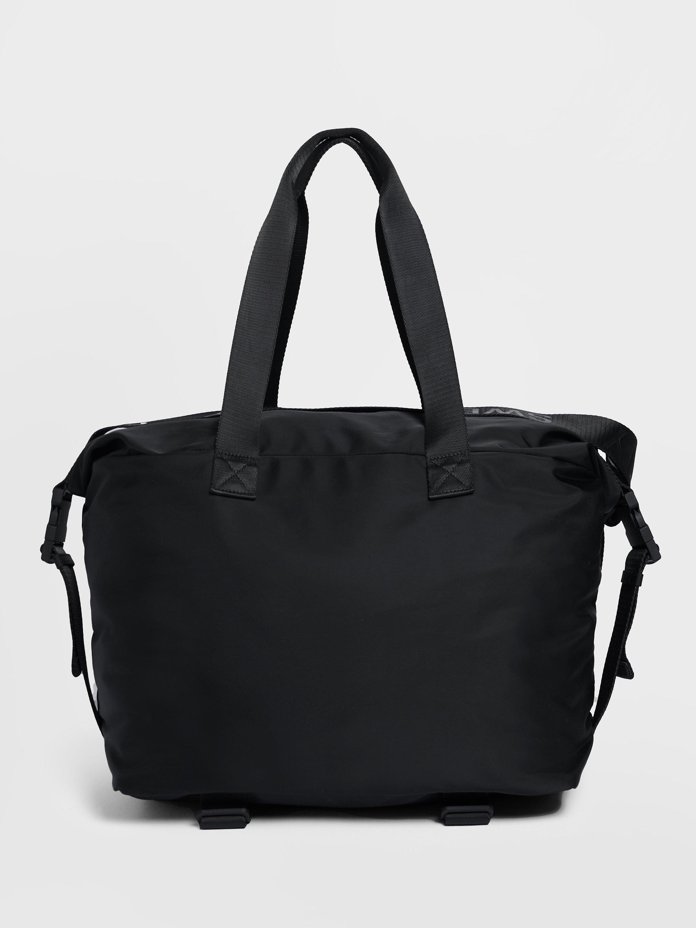 Black gym tote hotsell