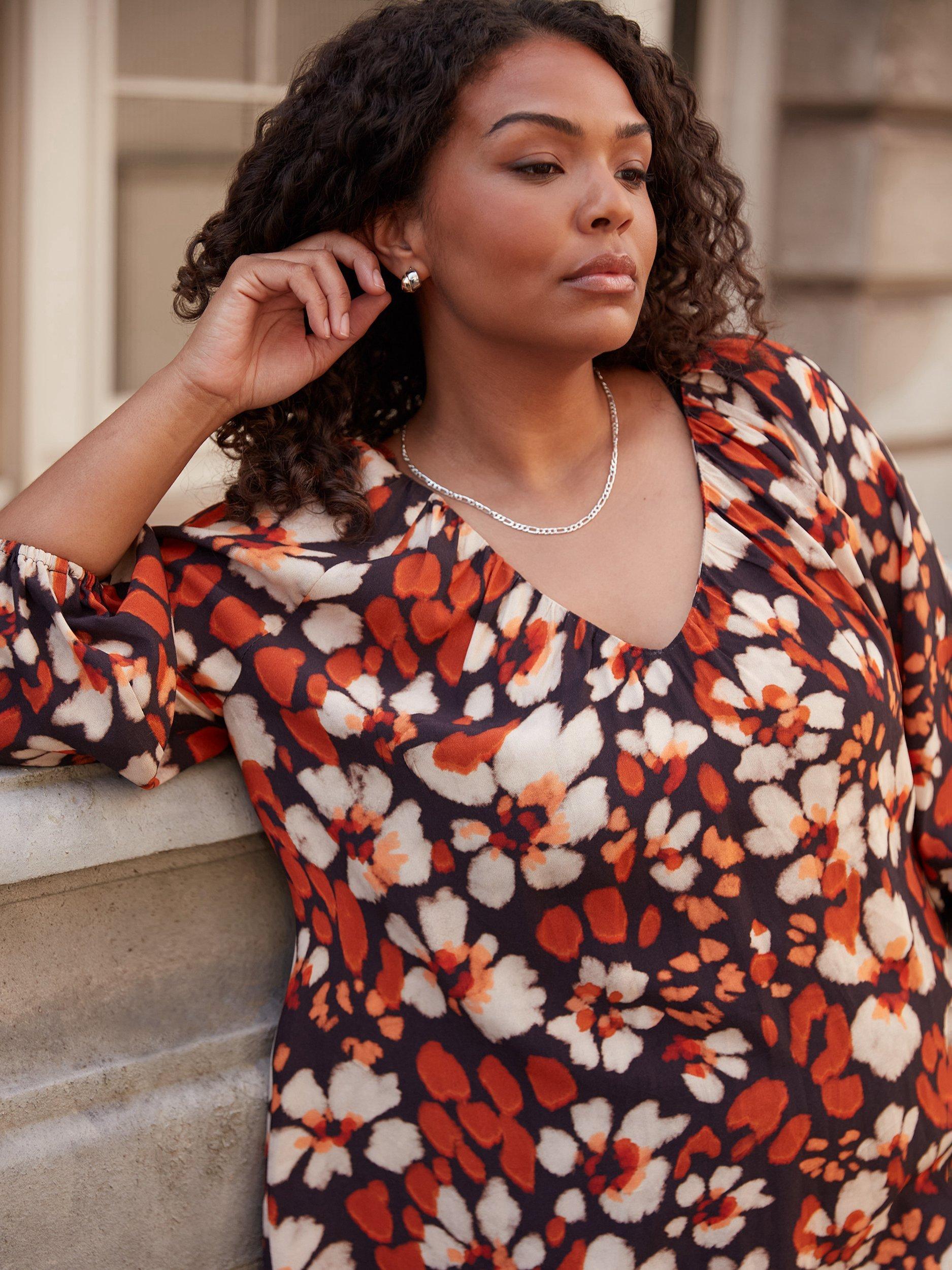 Product image 2 of 5, which shows Live Unlimited Curve Floral V-Neck Top, Multi, 24