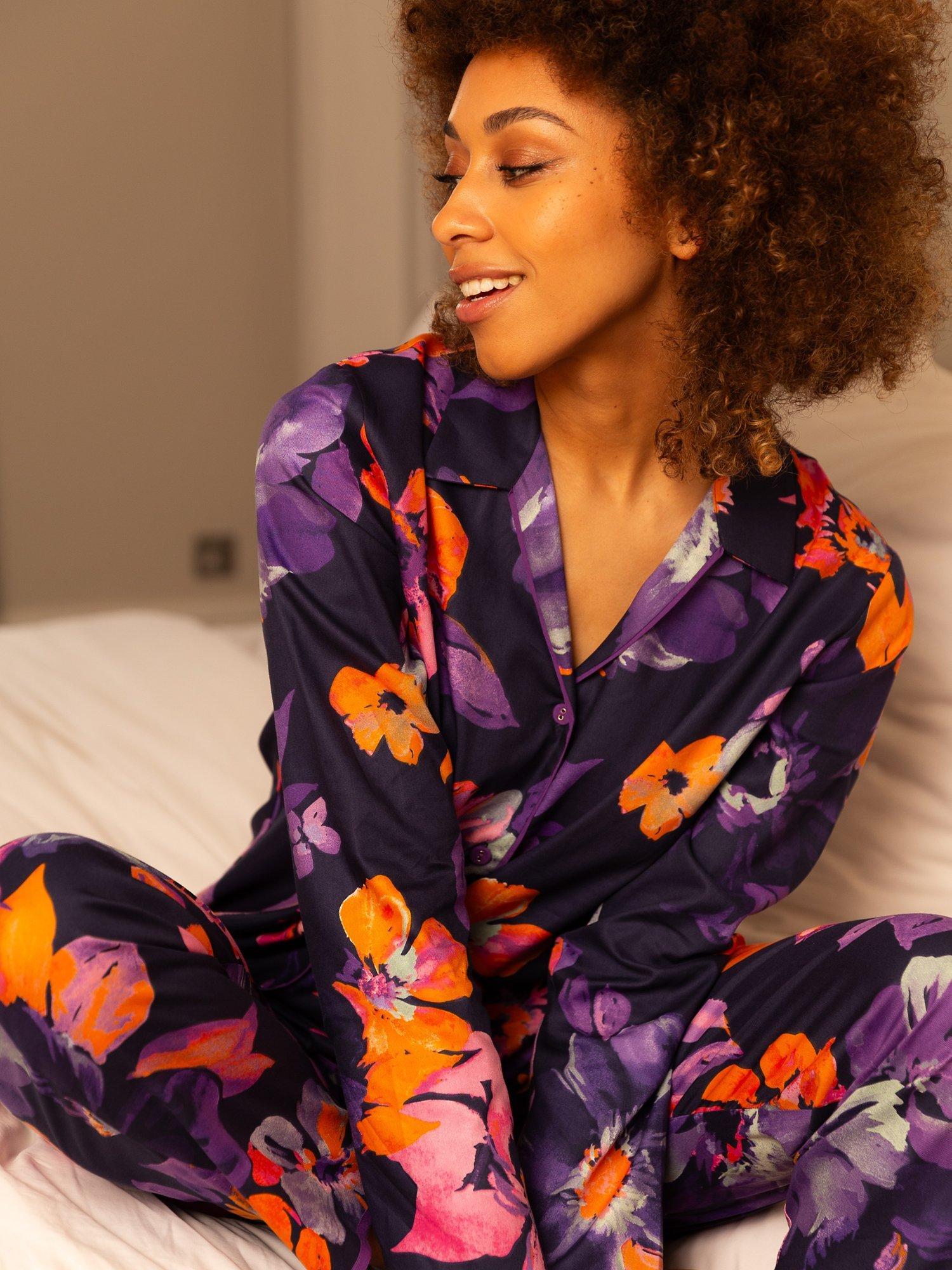 Product image 1 of 4, which shows Cyberjammies Edie Floral Pyjama Bottoms, Navy, 6