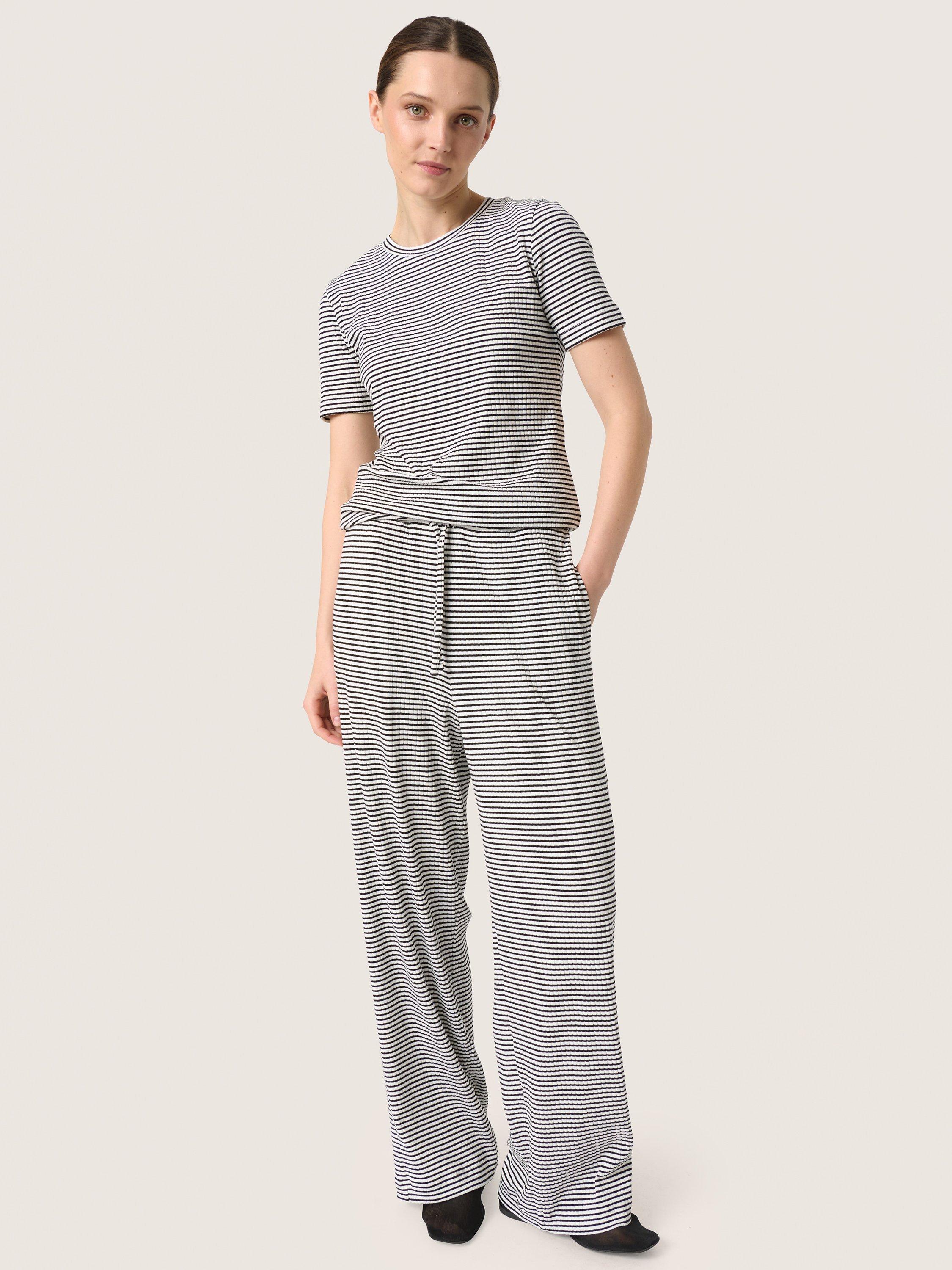 Product image 3 of 5, which shows Soaked In Luxury Calva Stripe Top, White/Black, XS