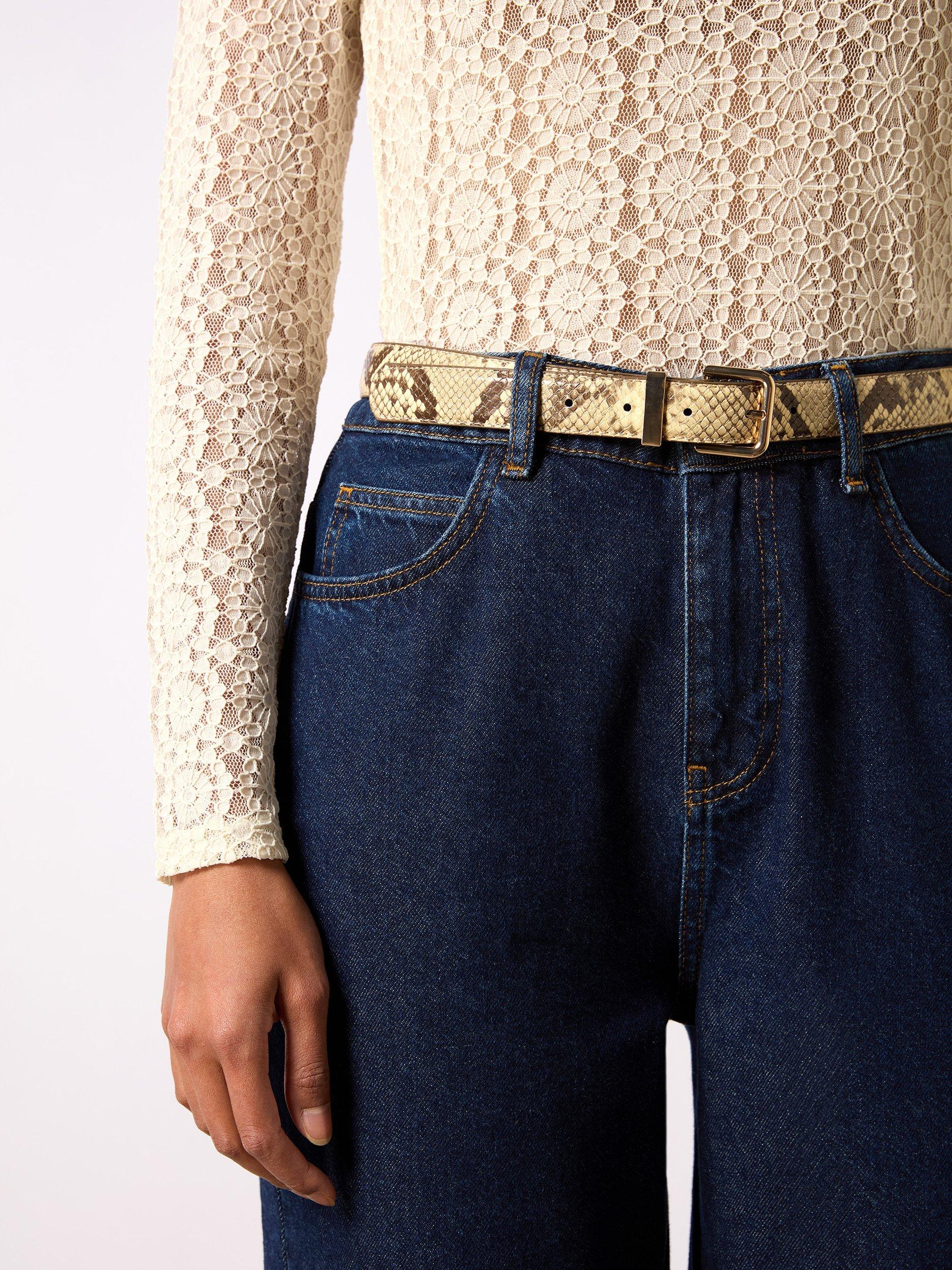 Product image 3 of 4, which shows Ro&Zo High Waist Straight Leg Jeans, Blue, 6