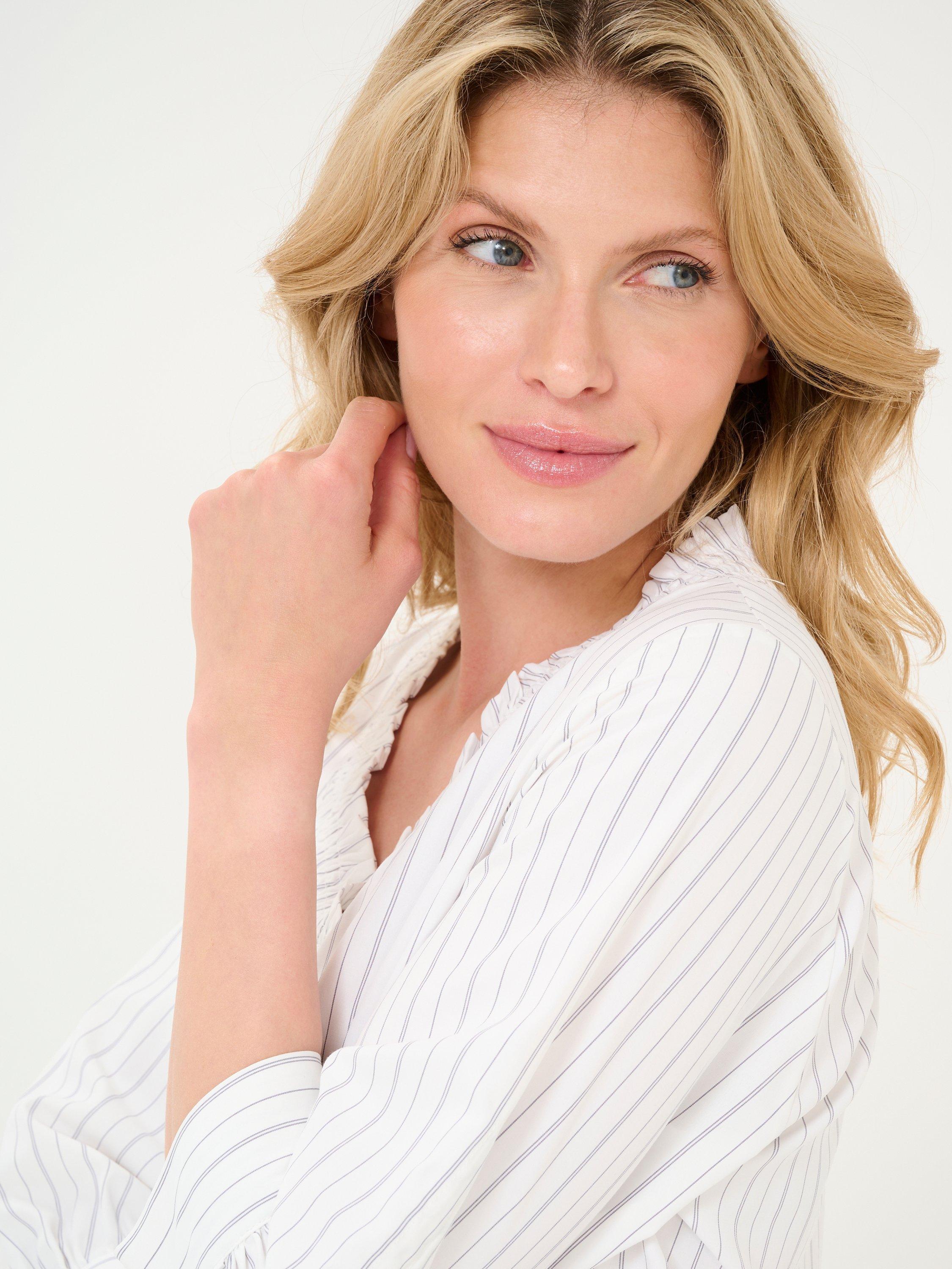 Product image 4 of 6, which shows KAFFE Tara V-Neck Top, White/Grey, 16