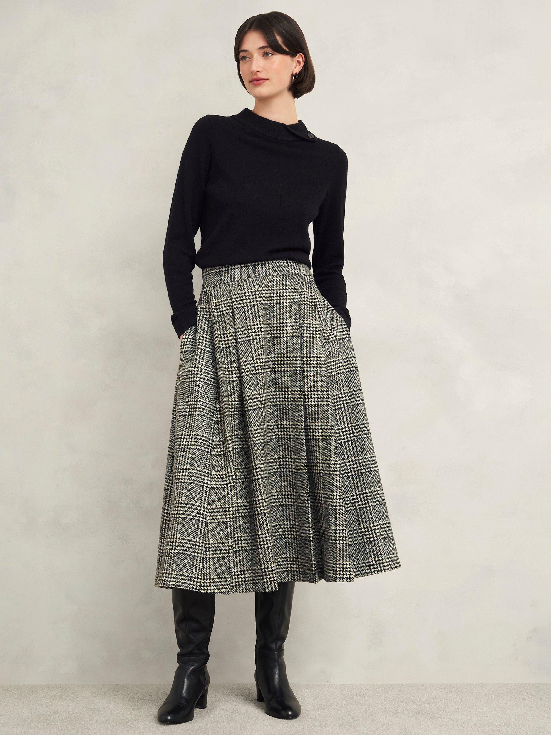 Product image 3 of 4, which shows Hobbs Talia Wool Cashmere Blend Jumper, Black, L