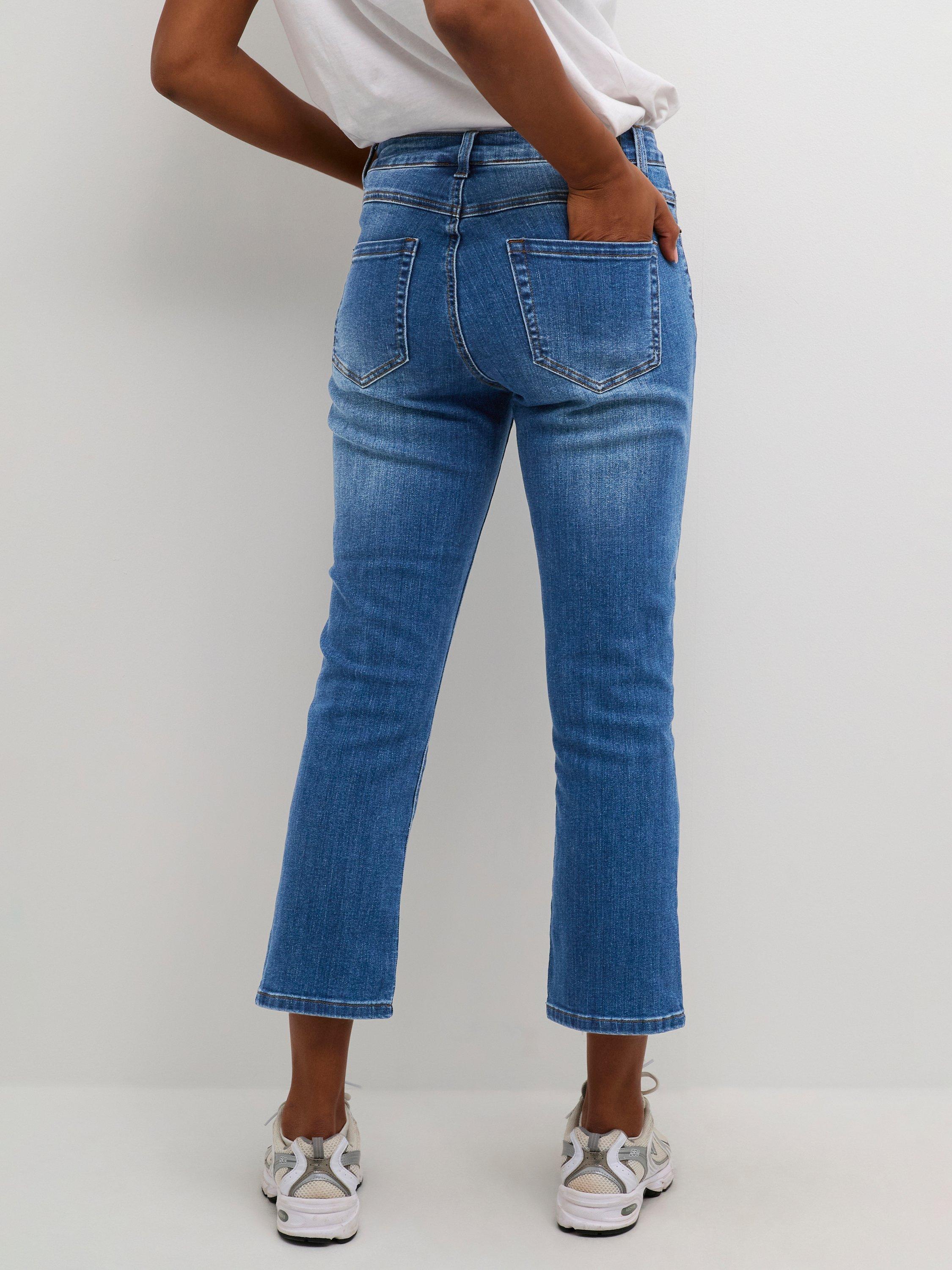 Product image 2 of 5, which shows KAFFE Sinem Cropped Jeans, Mid Blue, 12