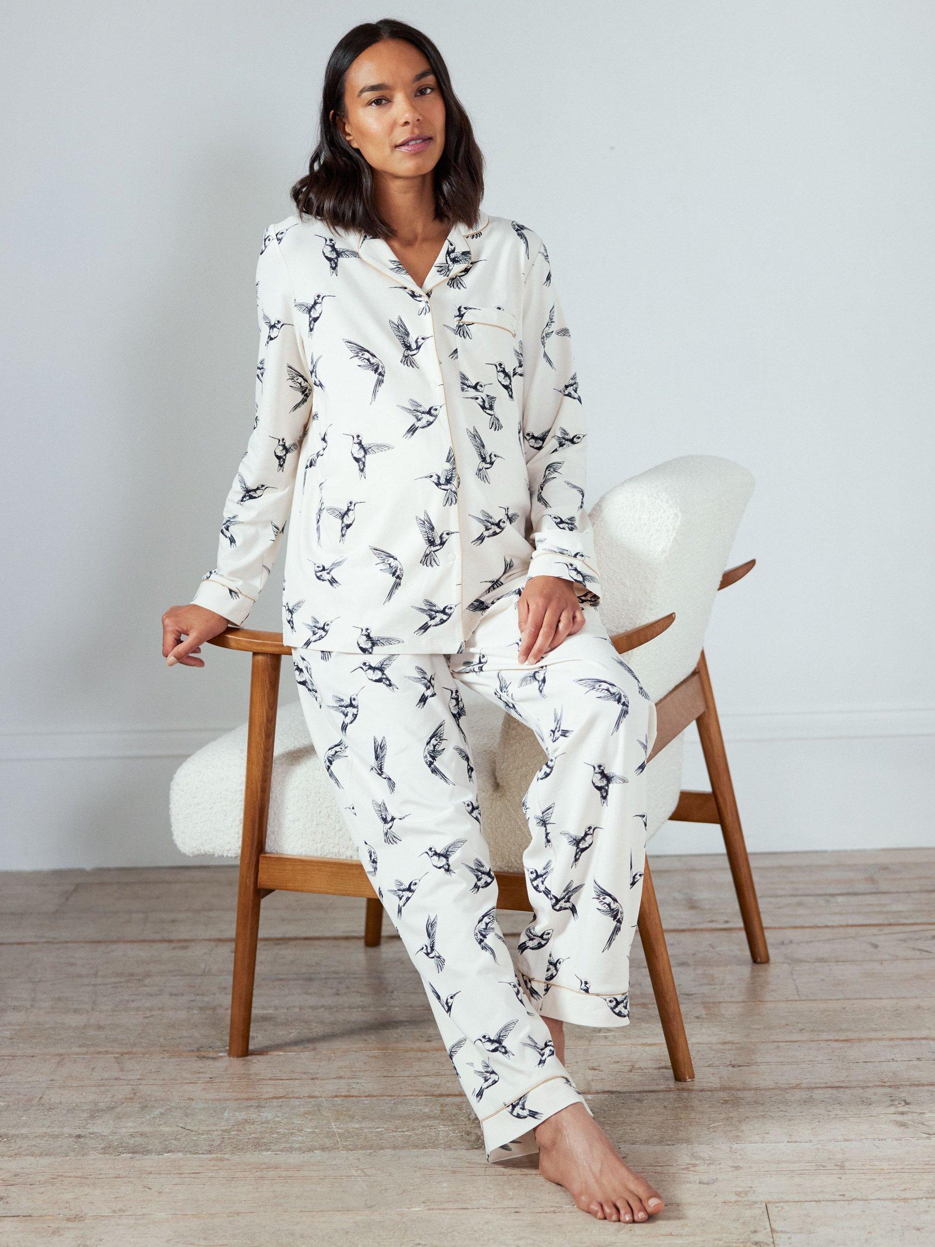 Product image 1 of 5, which shows Chelsea Peers Hummingbirds Organic Cotton Blend Maternity Pyjama Set, Off White, 6