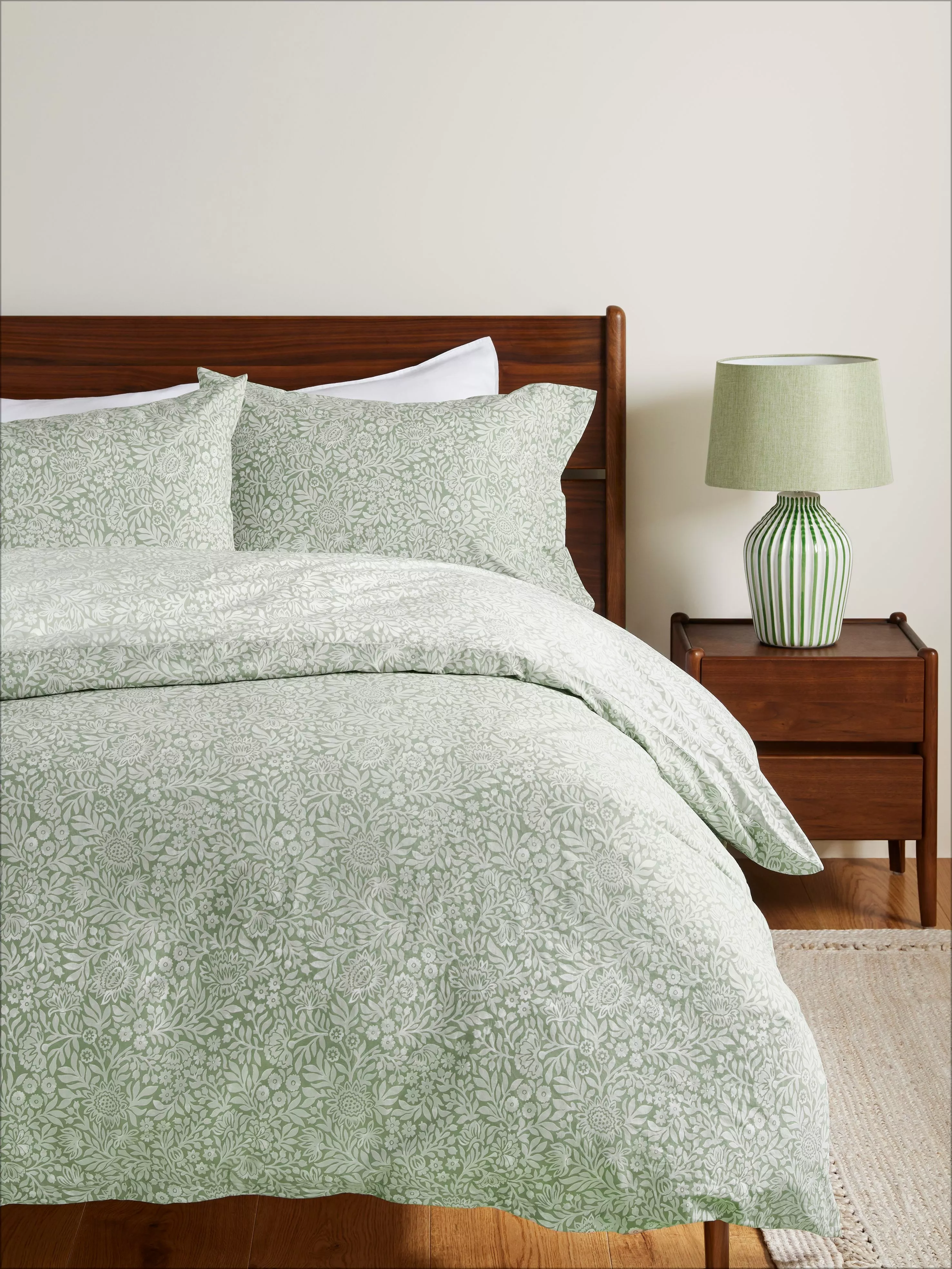 Subtle floral and geometric patterned bedding 