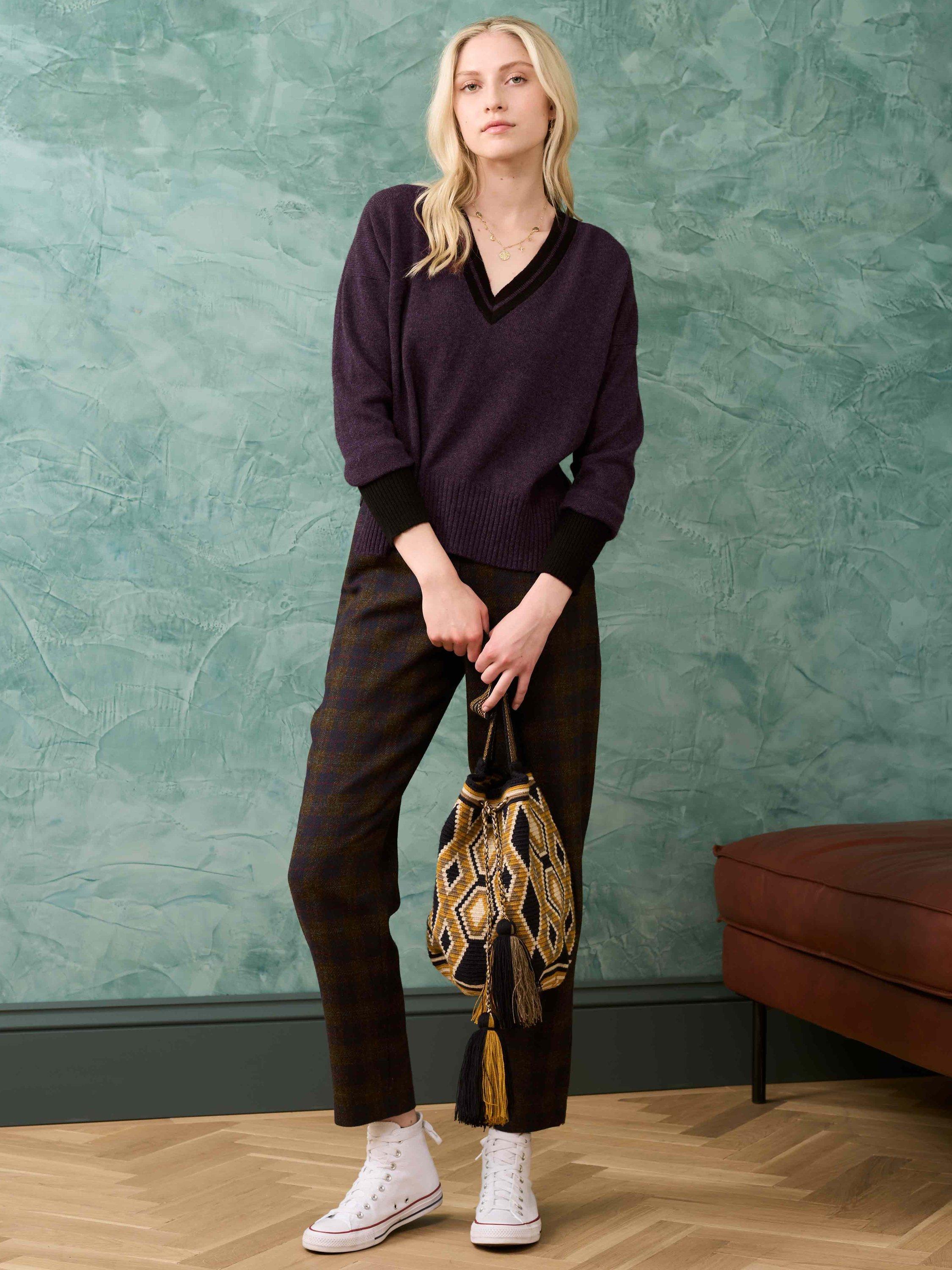 Brora Gauzy V-Neck Cashmere Jumper, Blackcurrant/Black