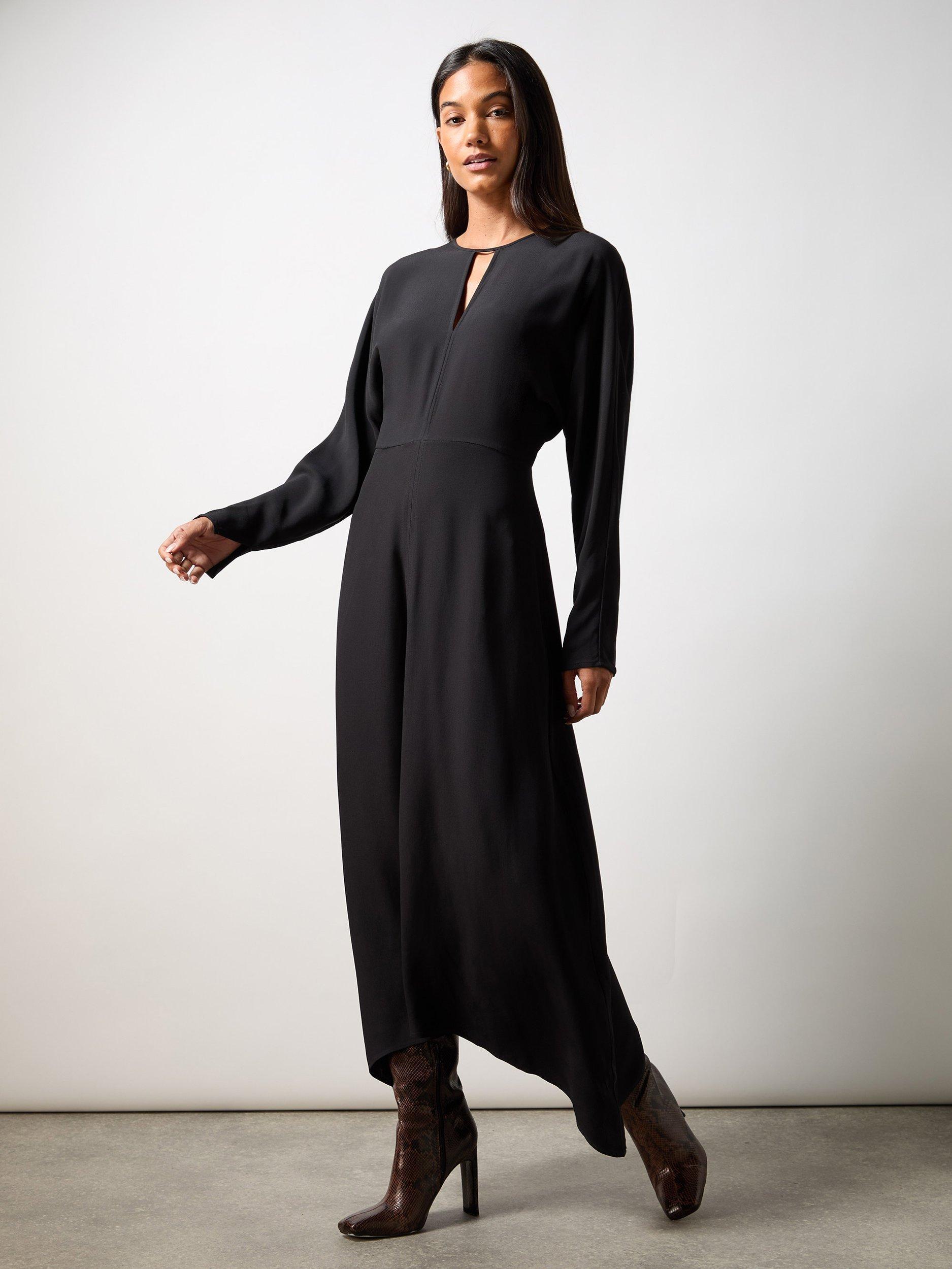 Ro&Zo Petite Crepe Keyhole Midi Dress