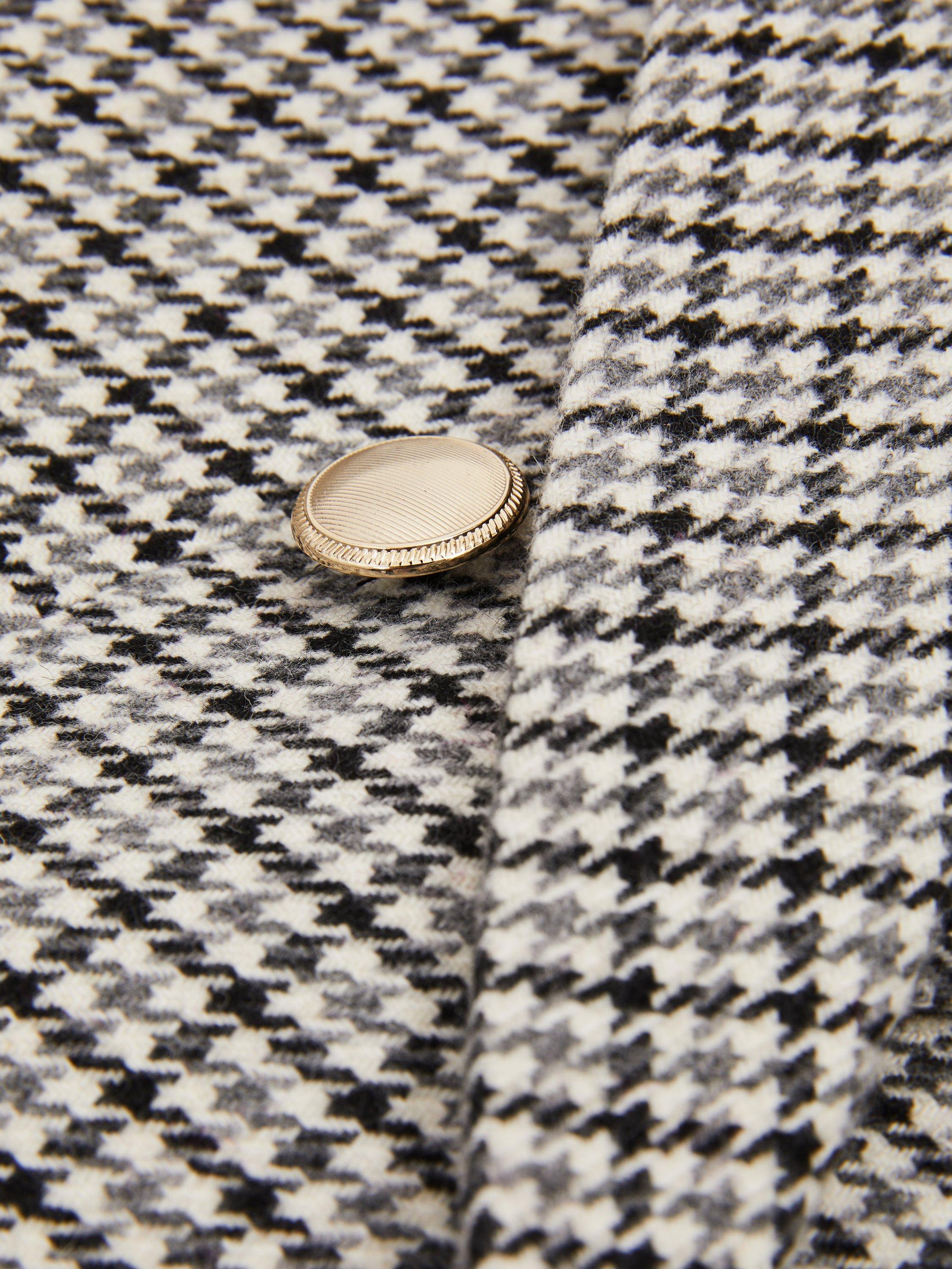 Product image 4 of 4, which shows Reiss Kids' Charlie Dogtooth Tailored Jacket, Black, 13-14 years