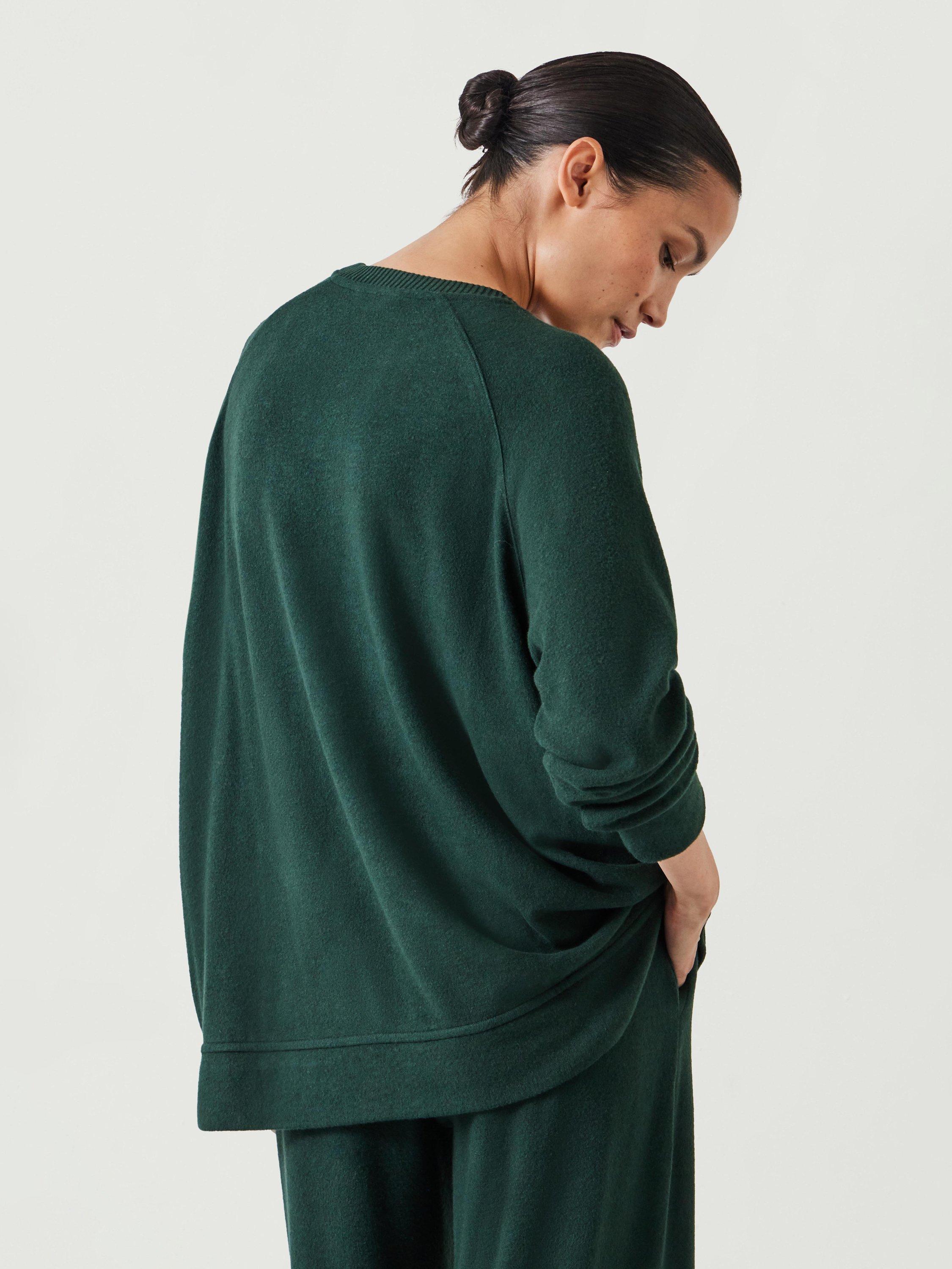 Product image 4 of 6, which shows HUSH Elle Supersoft Raglan Sleeve Top, Green, XXS
