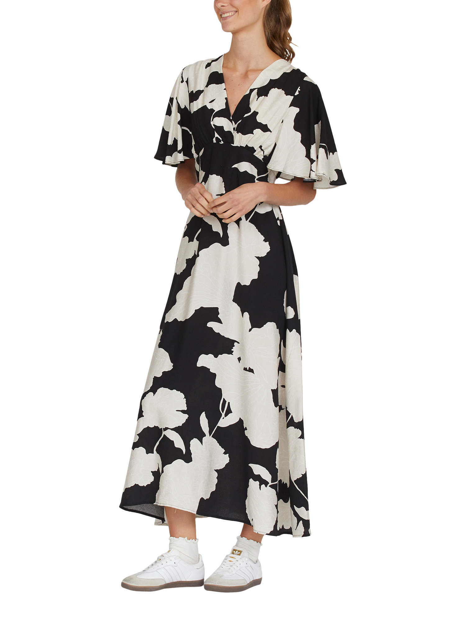 Sisters Point Gisela Floral Dress