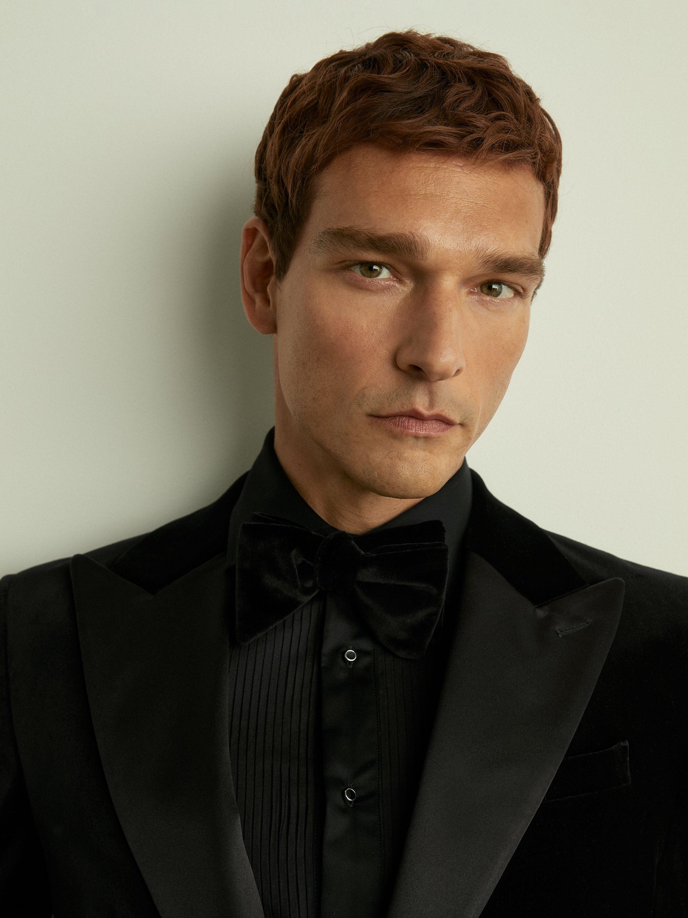 Product image 2 of 4, which shows Reiss Hike Velvet Bow Tie, Black