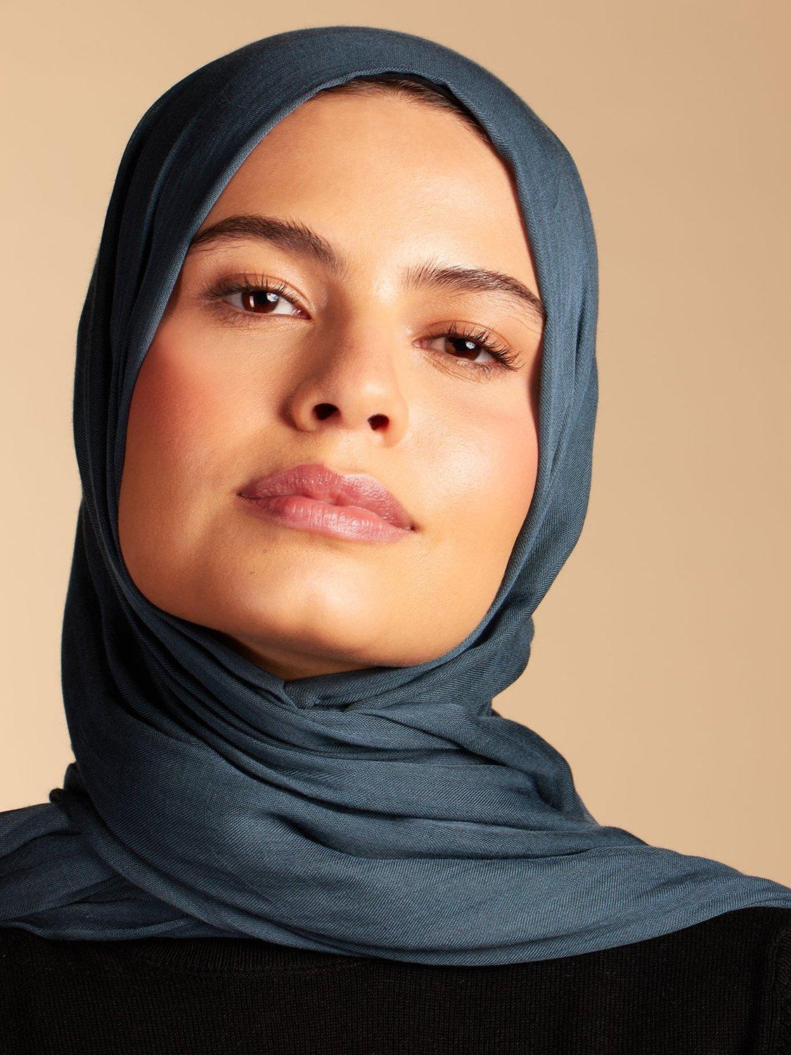 Aab Milk Modal Hijab, Navy