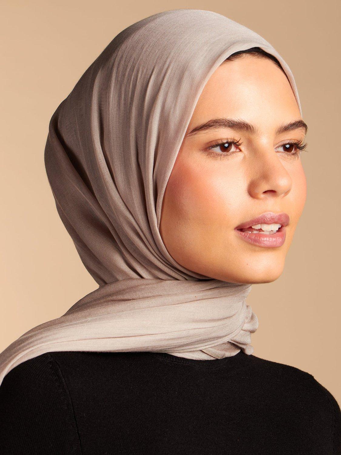 Aab Modal Hijab, Egg Shell