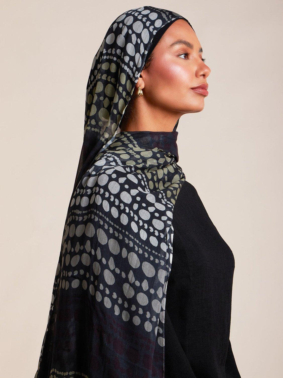 Aab Iznaq Hijab, Blue/Multi