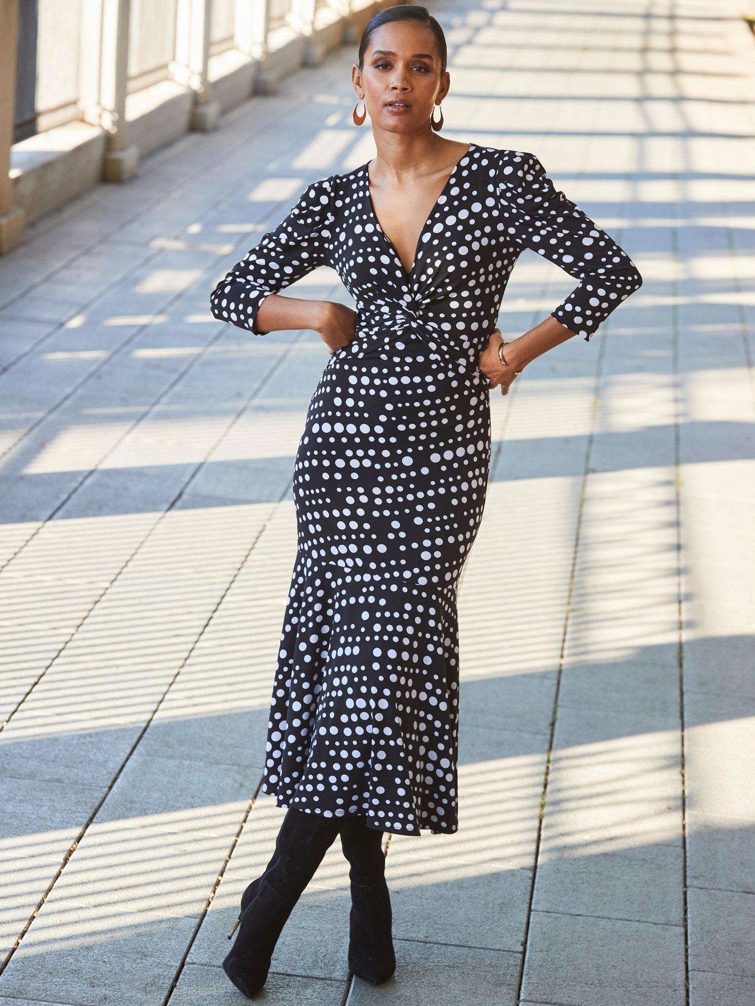 Product image 6 of 6, which shows Sosandar Twist Front Ruched Dress, Black/White, 6