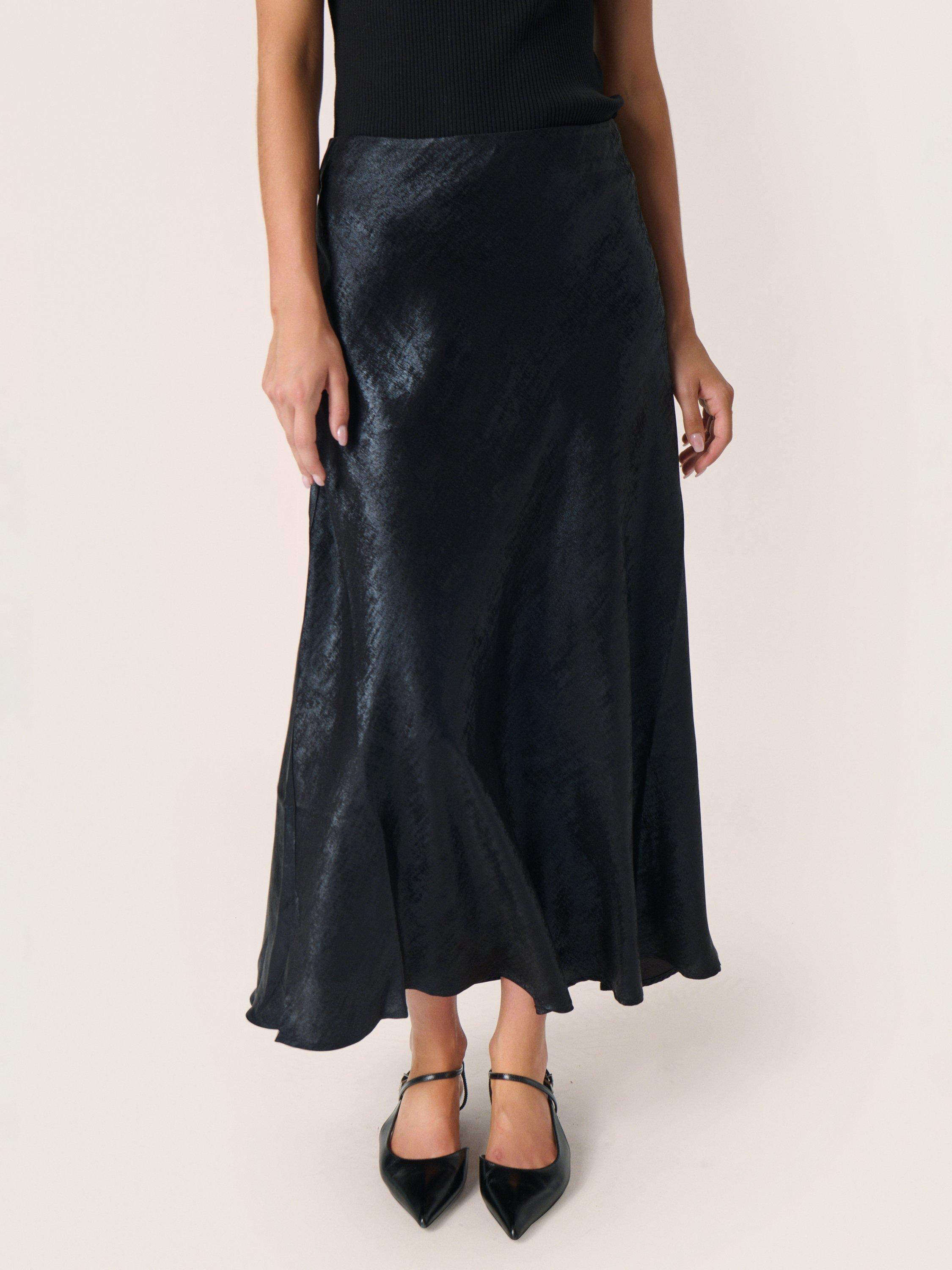 Product image 1 of 6, which shows Soaked In Luxury Elvie Anna Metallic Bias Cut Maxi Skirt, Black, M