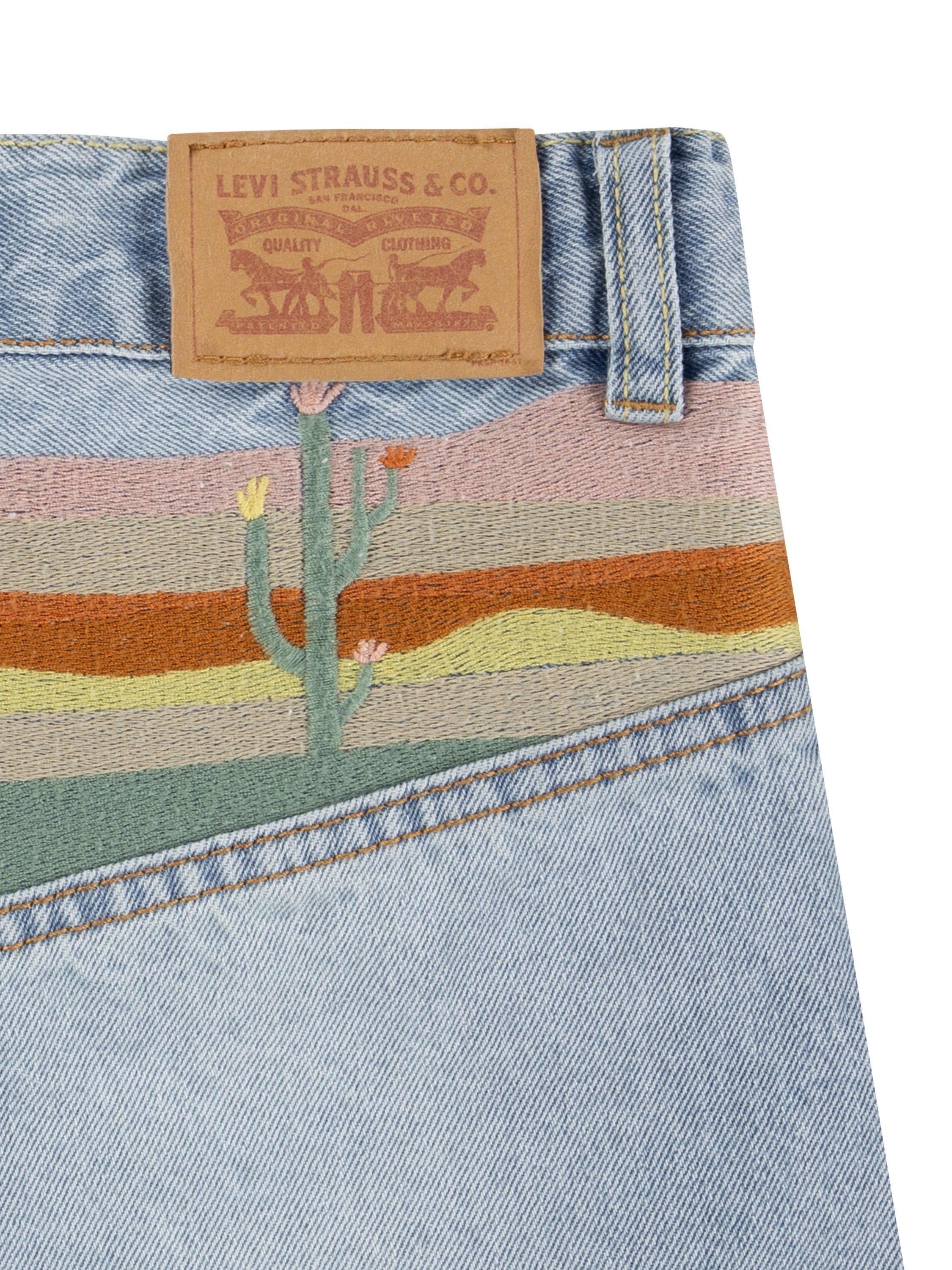 Product image 4 of 6, which shows Levi's Kids' Mom Denim Shorts, Desert Sky, 10 years