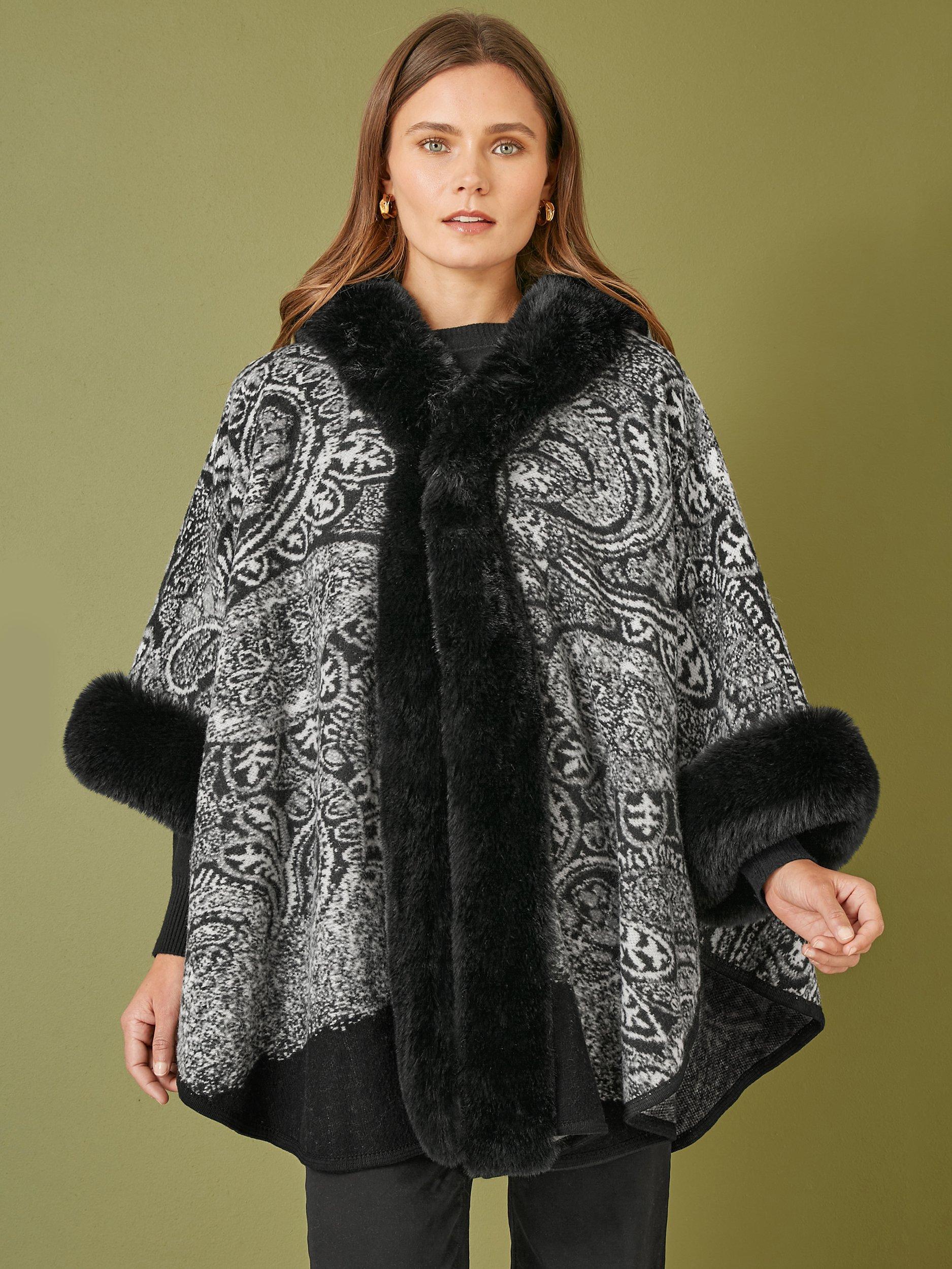 Yumi Paisly Faux Fur Cape Black