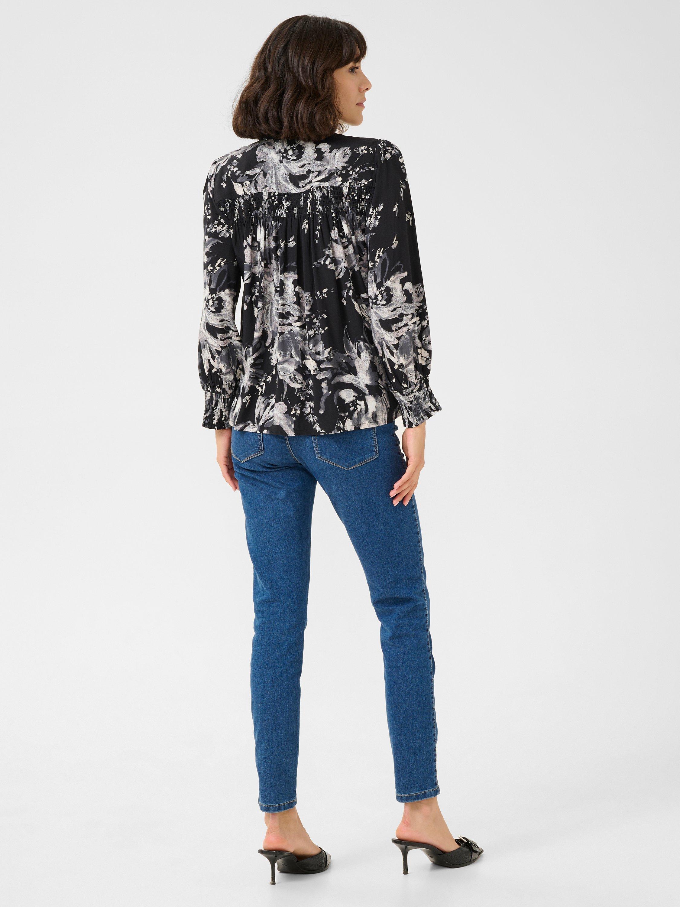 Product image 2 of 5, which shows KAFFE Kaisa Floral Shirt, Black/White, 12