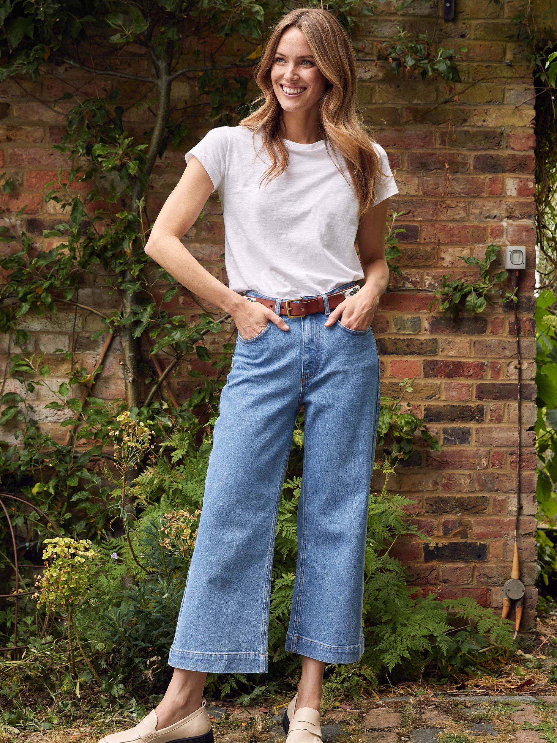 Product image 1 of 5, which shows Aspiga Wide Cropped Jeans, Denim Wash, XS