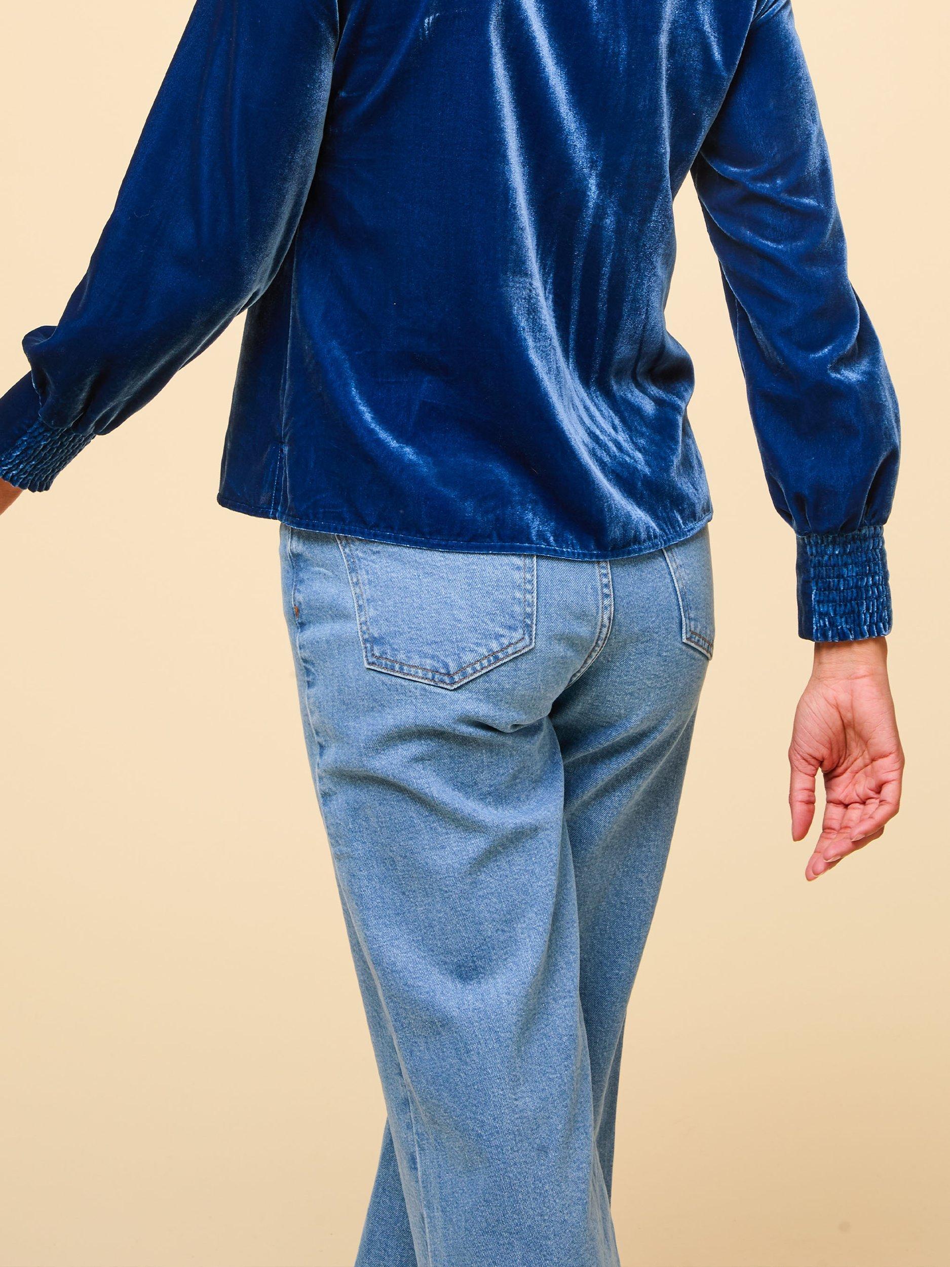 Product image 2 of 5, which shows Aspiga Wide Cropped Jeans, Denim Wash, XS