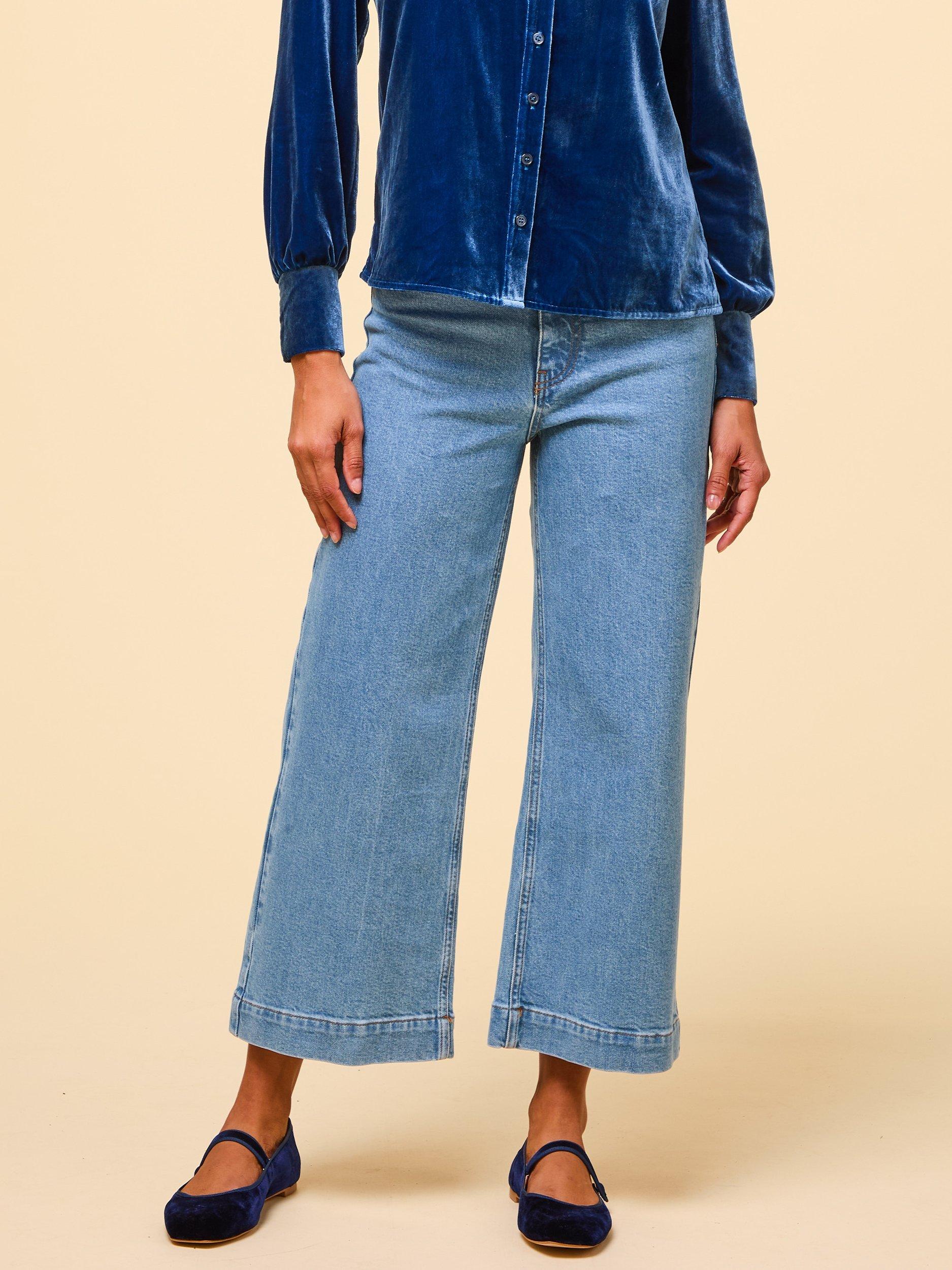 Product image 3 of 5, which shows Aspiga Wide Cropped Jeans, Denim Wash, XS