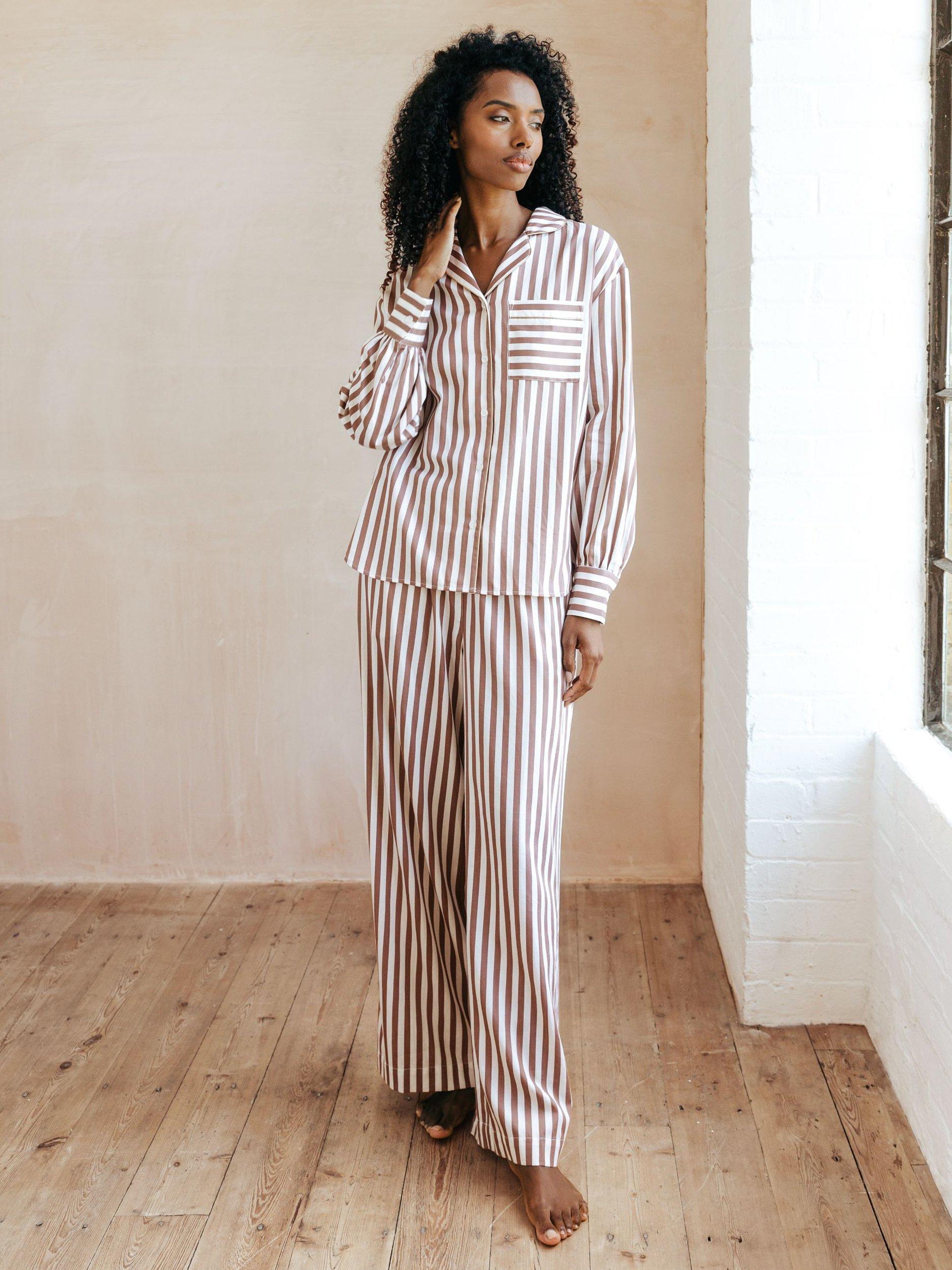 Product image 1 of 4, which shows Chelsea Peers Stripe Organic Cotton Pyjama Set, White/Brown, 6