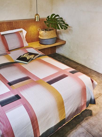 Mapoésie Yvonne Bedding - view 2, Ochre