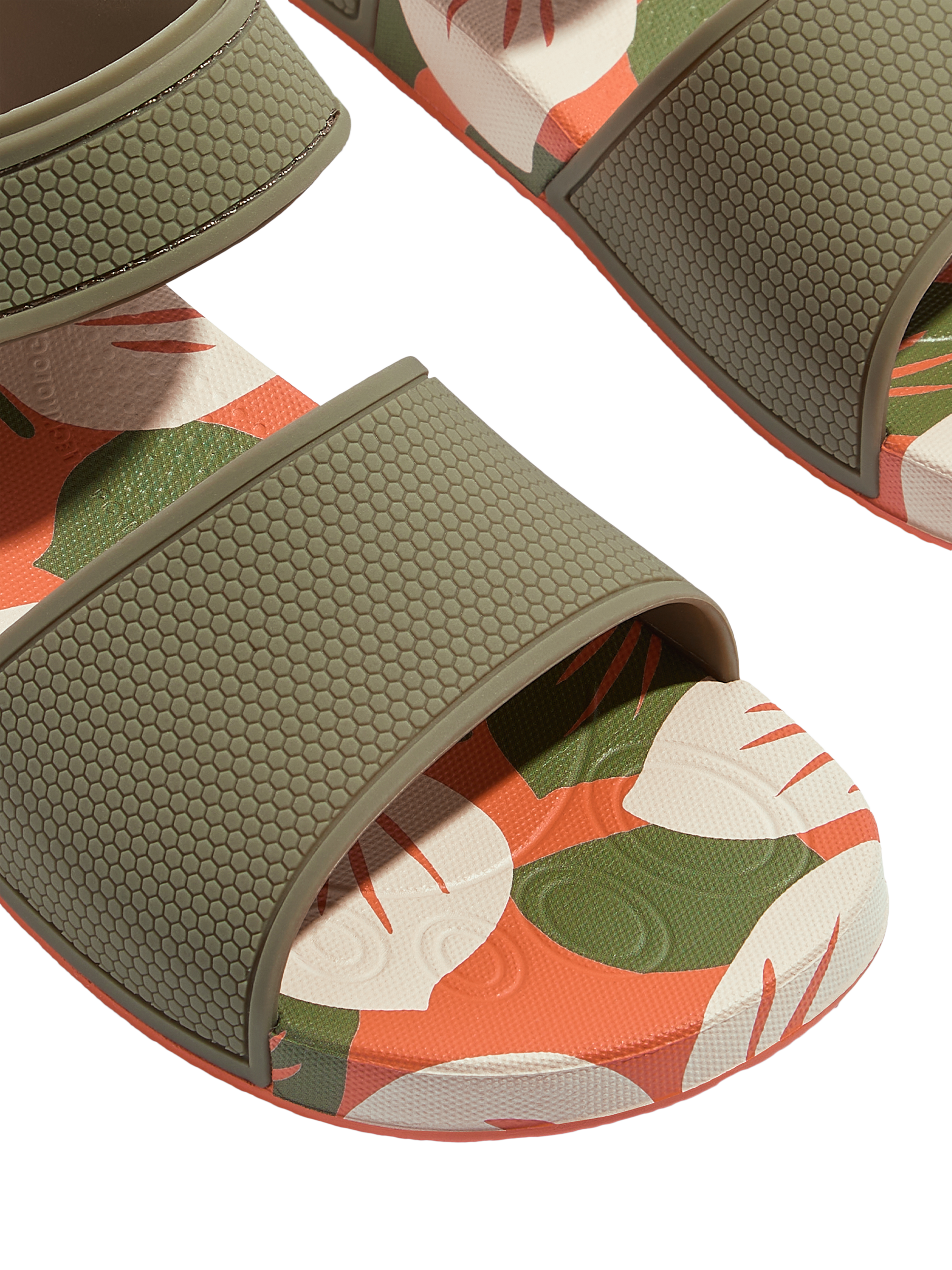 Product image 3 of 4, which shows FitFlop Kids' iQushion Leaf Print Sandals, Faded Sage, 1 Jnr