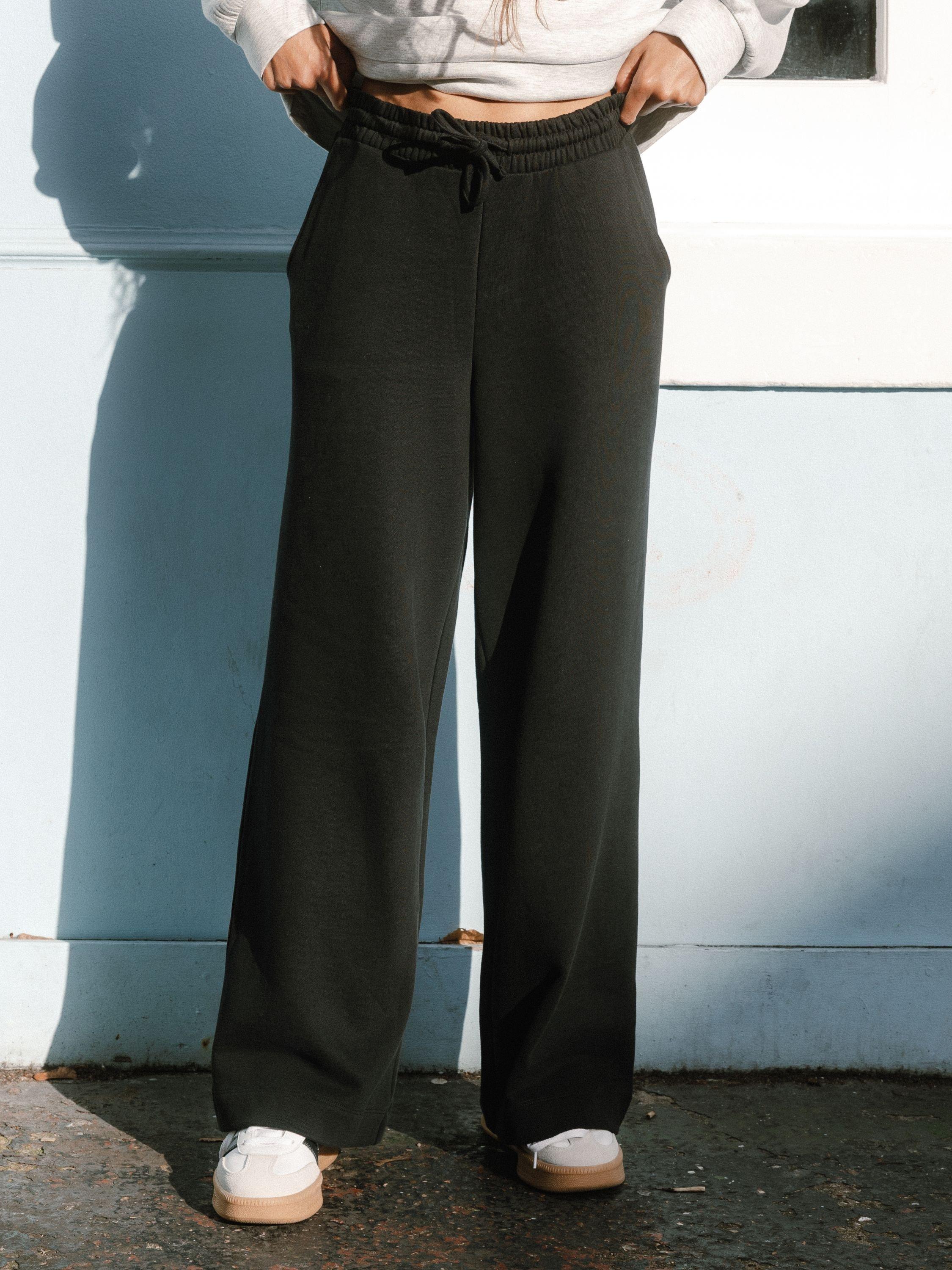 Product image 3 of 8, which shows Chelsea Peers Pure Organic Cotton Joggers, Black, 6