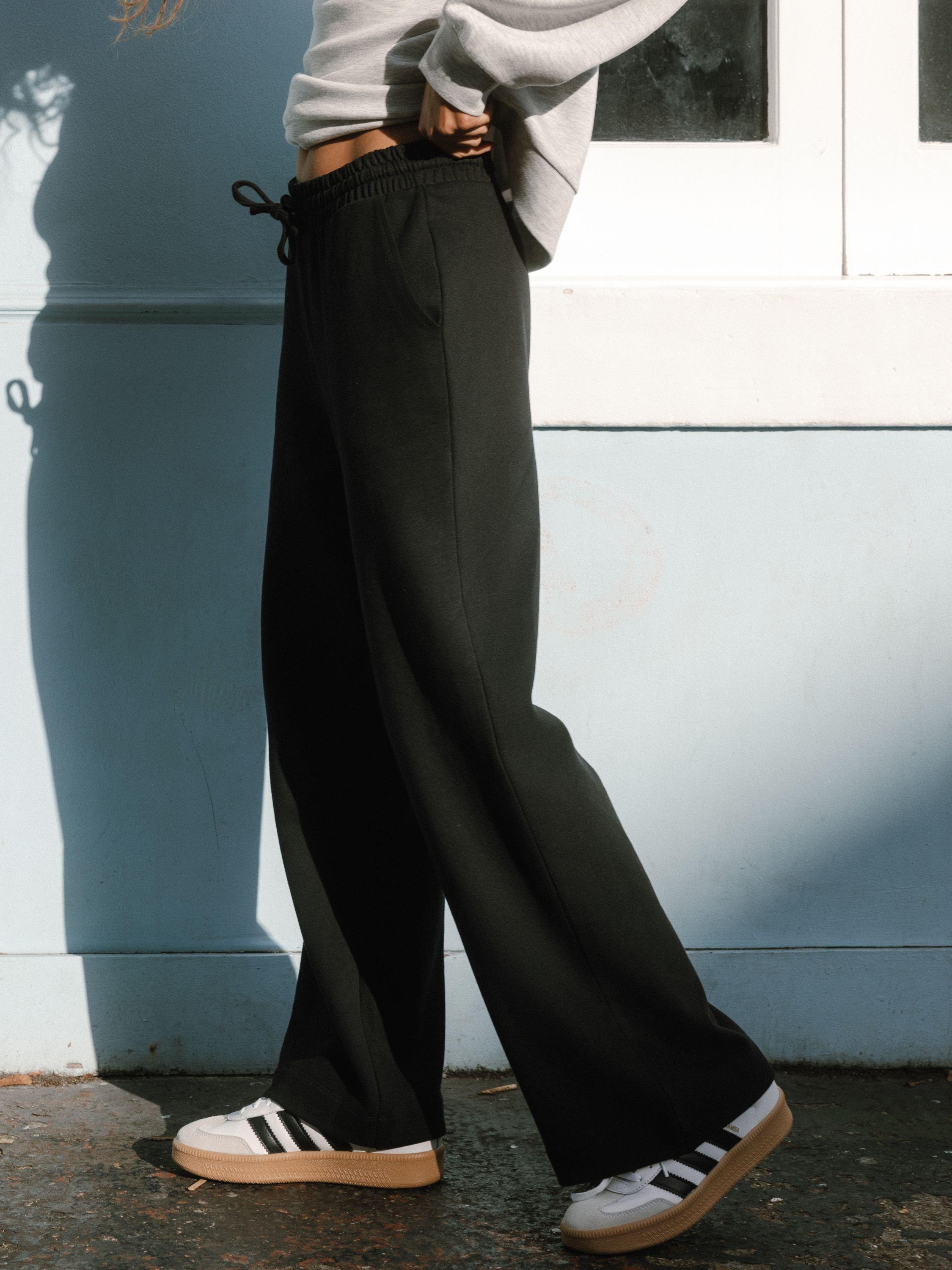 Product image 4 of 8, which shows Chelsea Peers Pure Organic Cotton Joggers, Black, 6