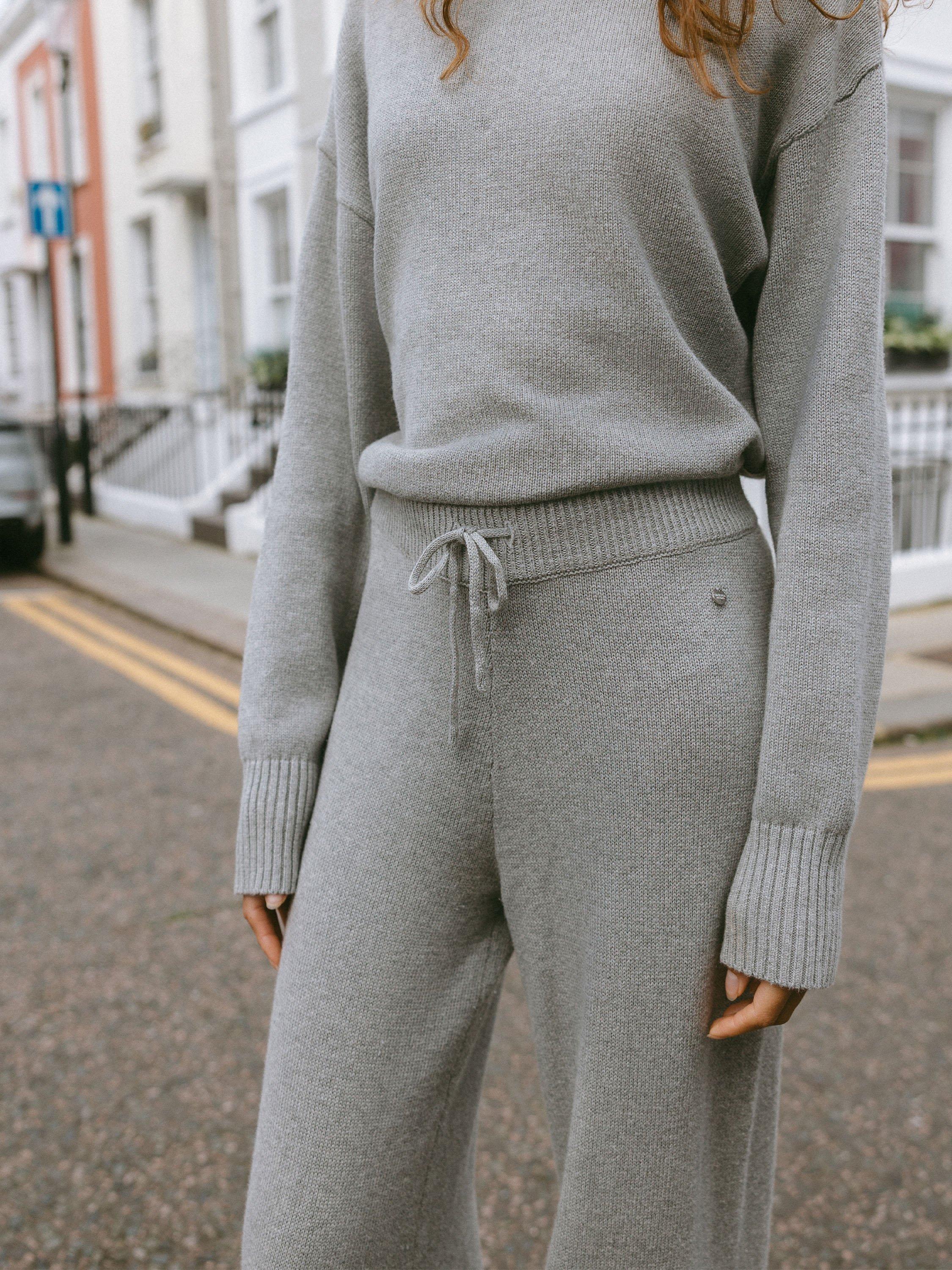 Product image 2 of 5, which shows Chelsea Peers Knit Joggers, Grey, 18